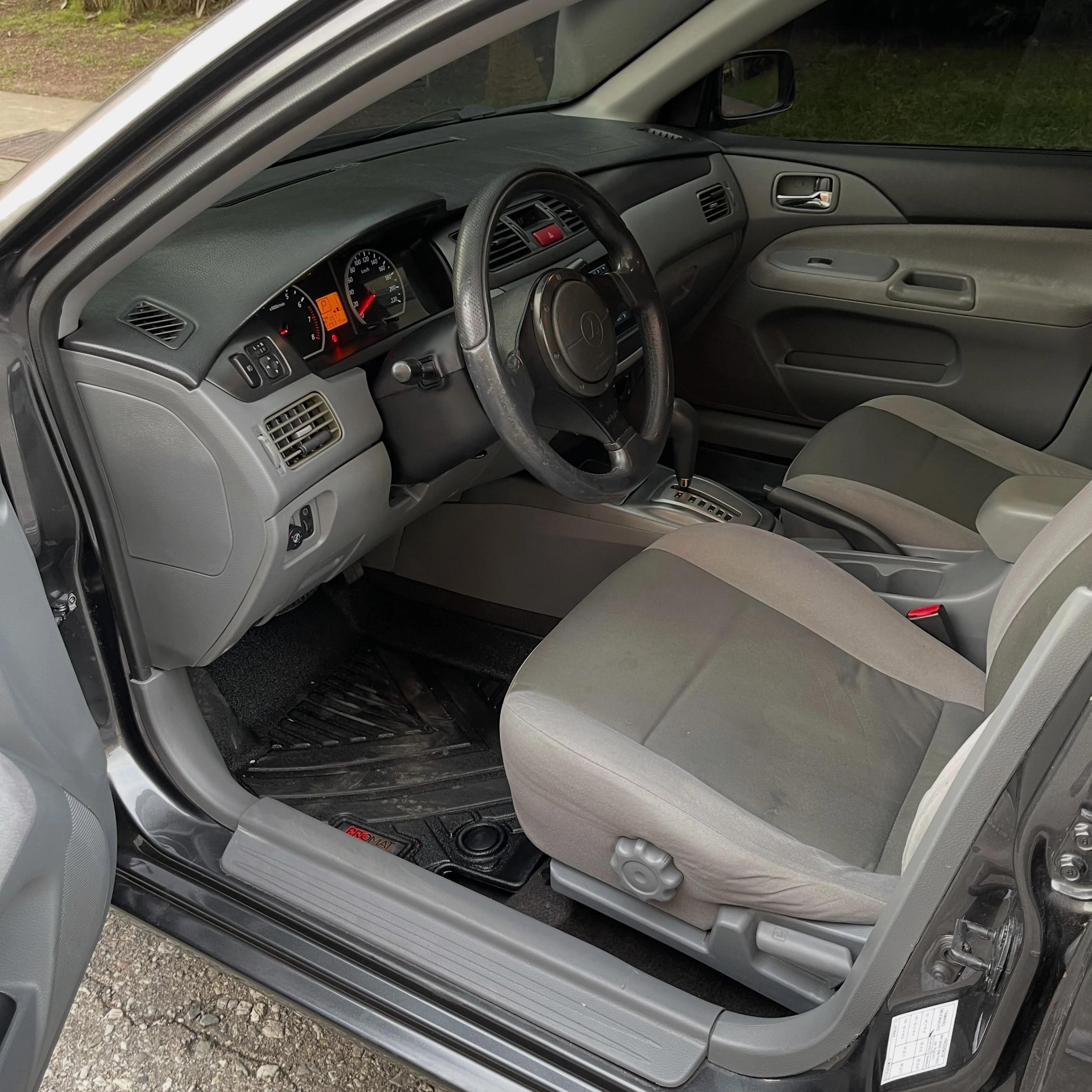 2014 Mitsubishi Lancer Glx — foto 8