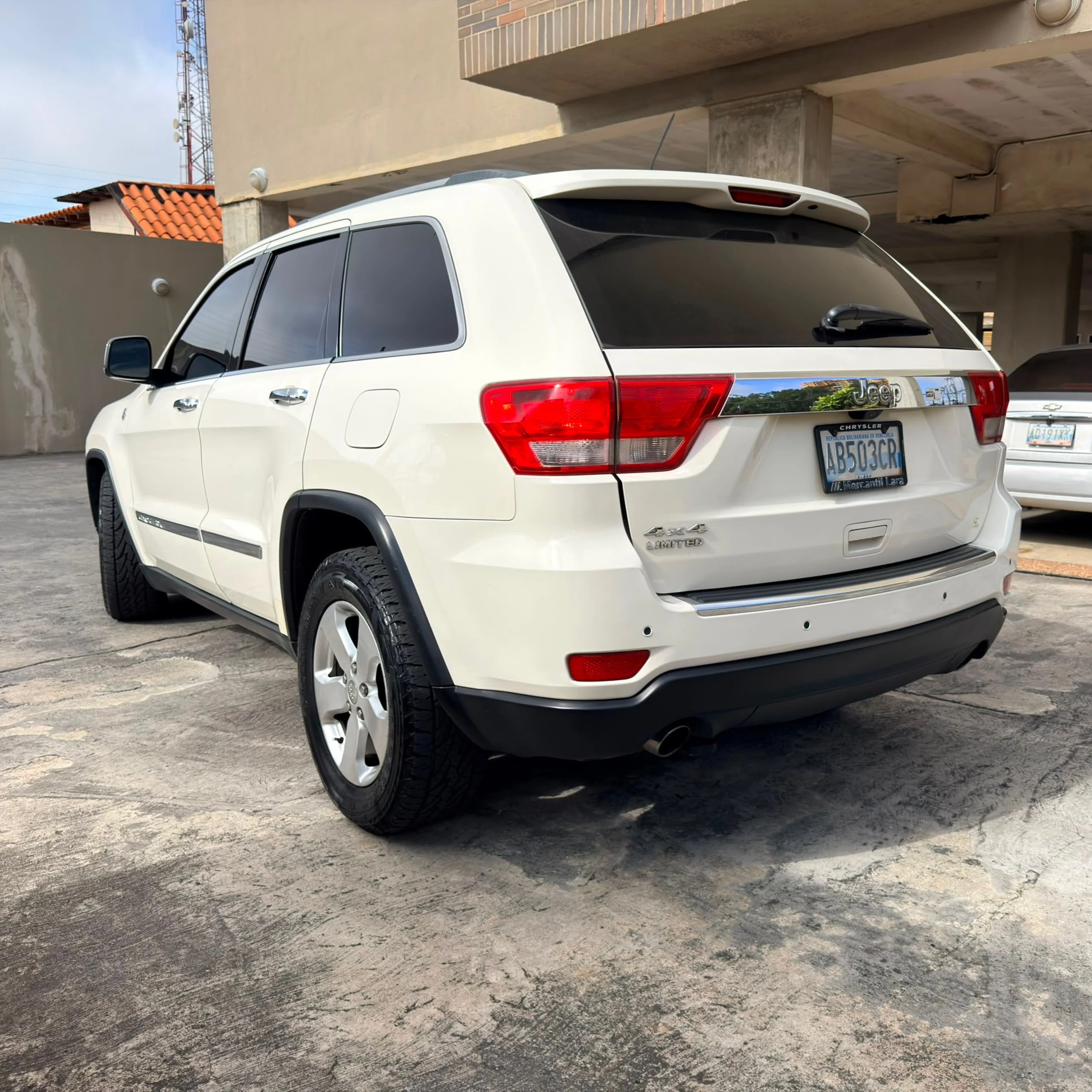 2013 Jeep Grand Cherokee Limited — foto 4