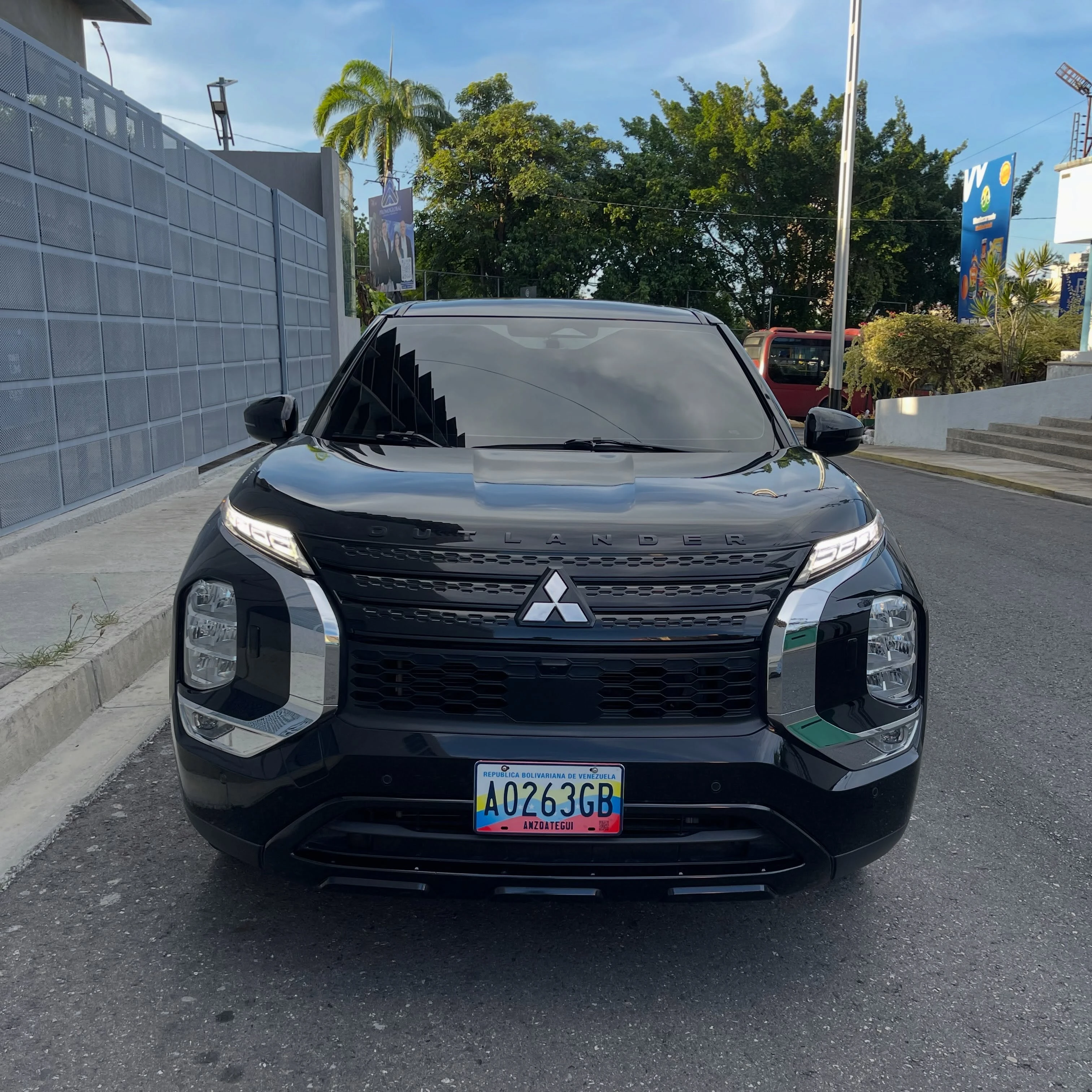 2022 Mitsubishi Outlander Black Edition — foto 2
