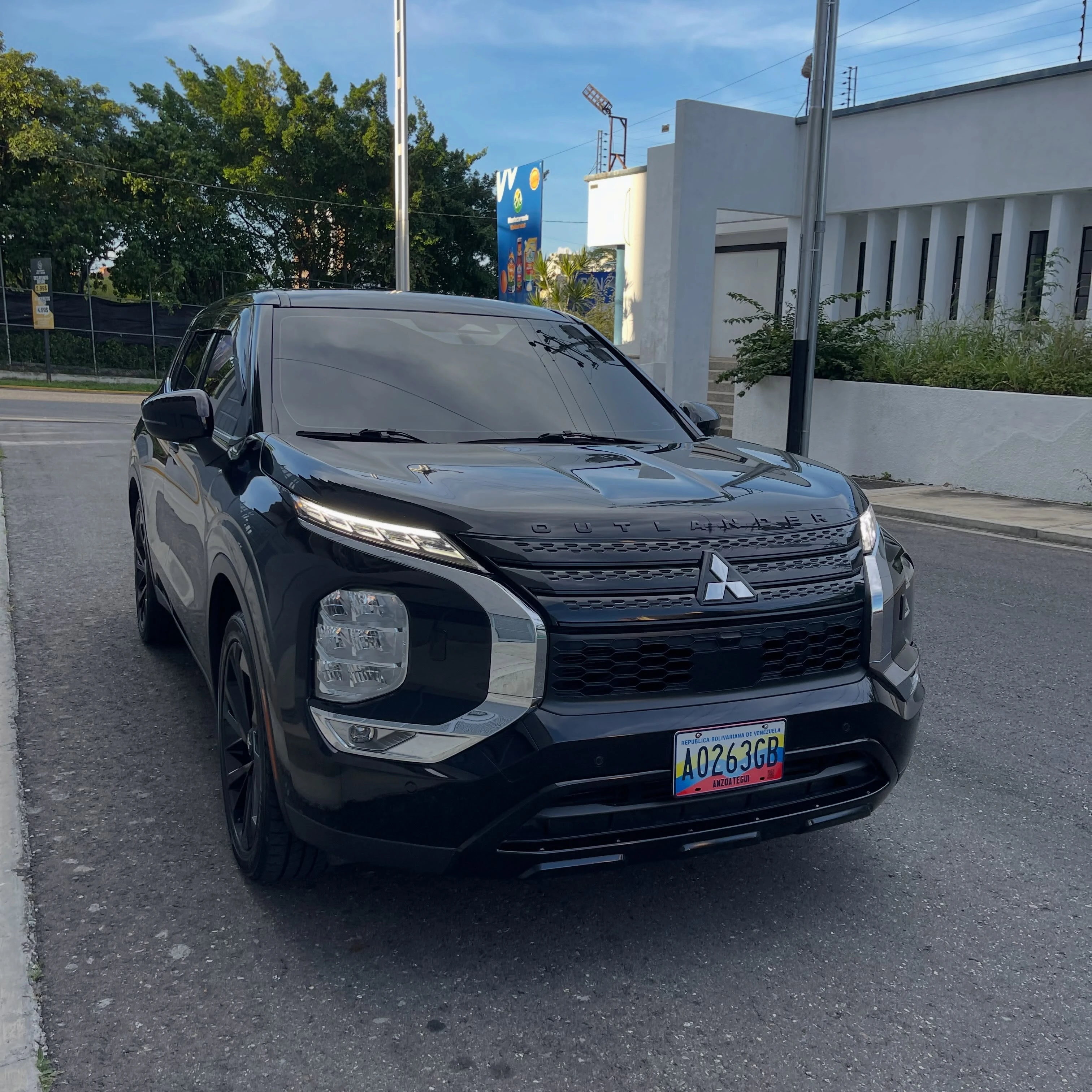 2022 Mitsubishi Outlander Black Edition — foto 3