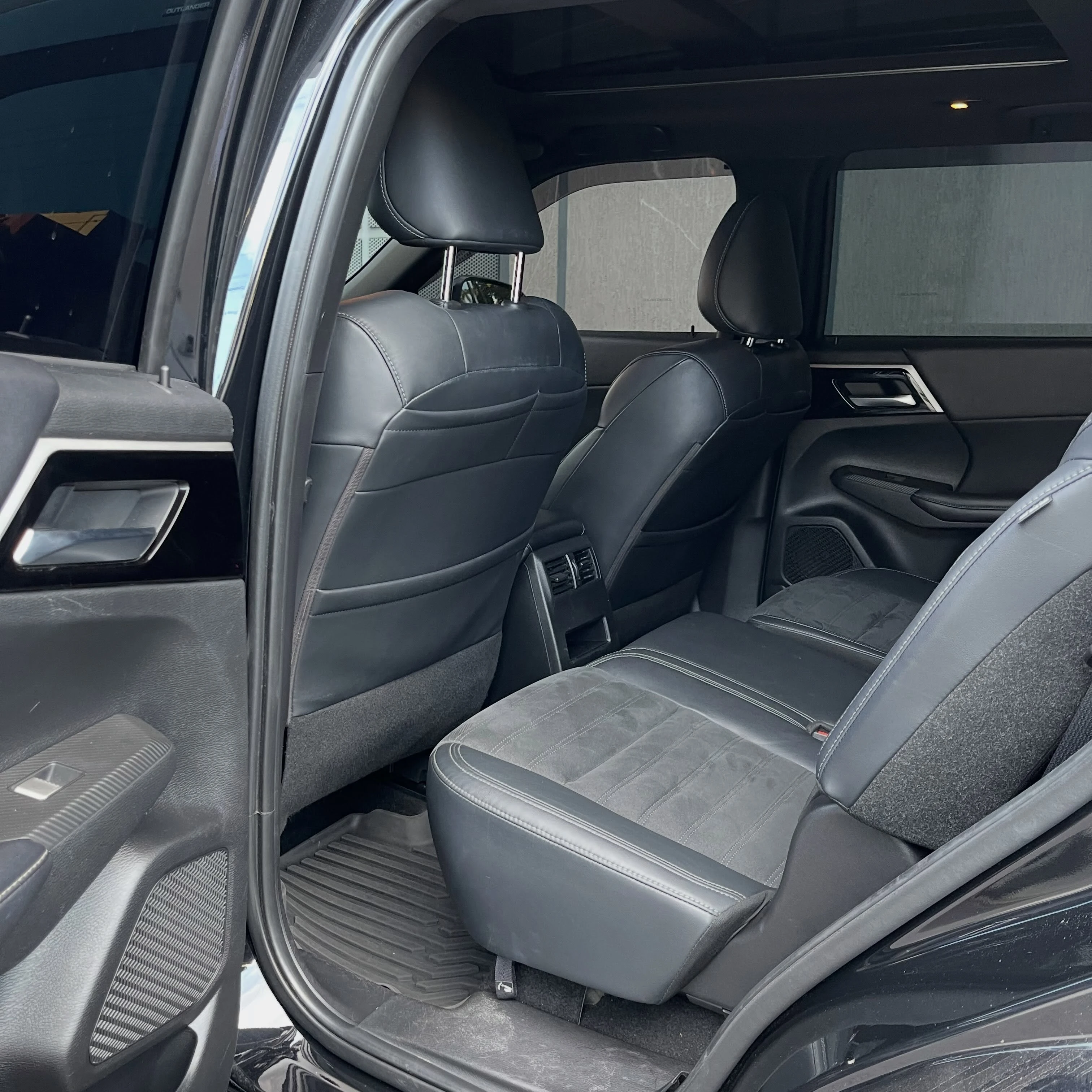 2022 Mitsubishi Outlander Black Edition — foto 7