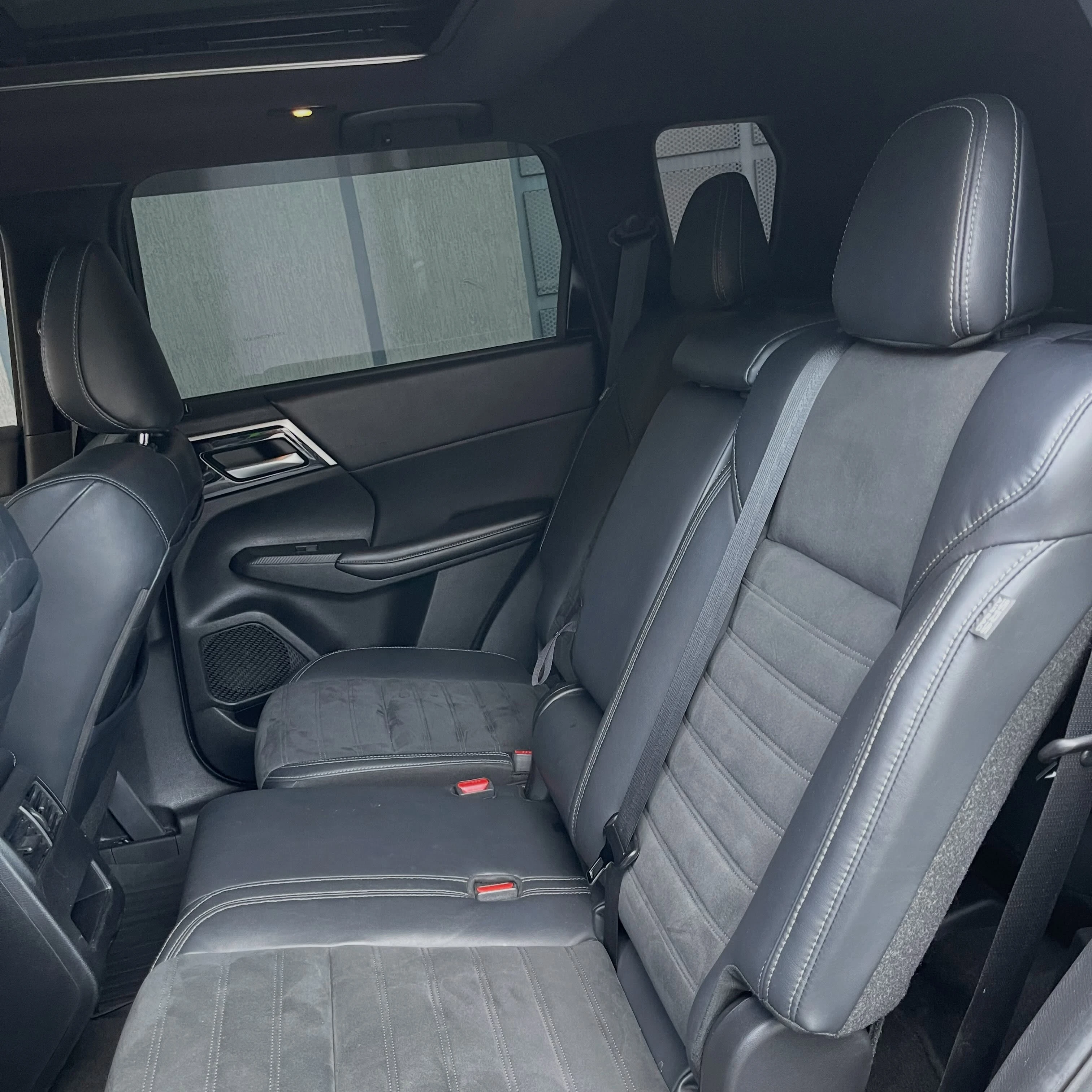2022 Mitsubishi Outlander Black Edition — foto 8