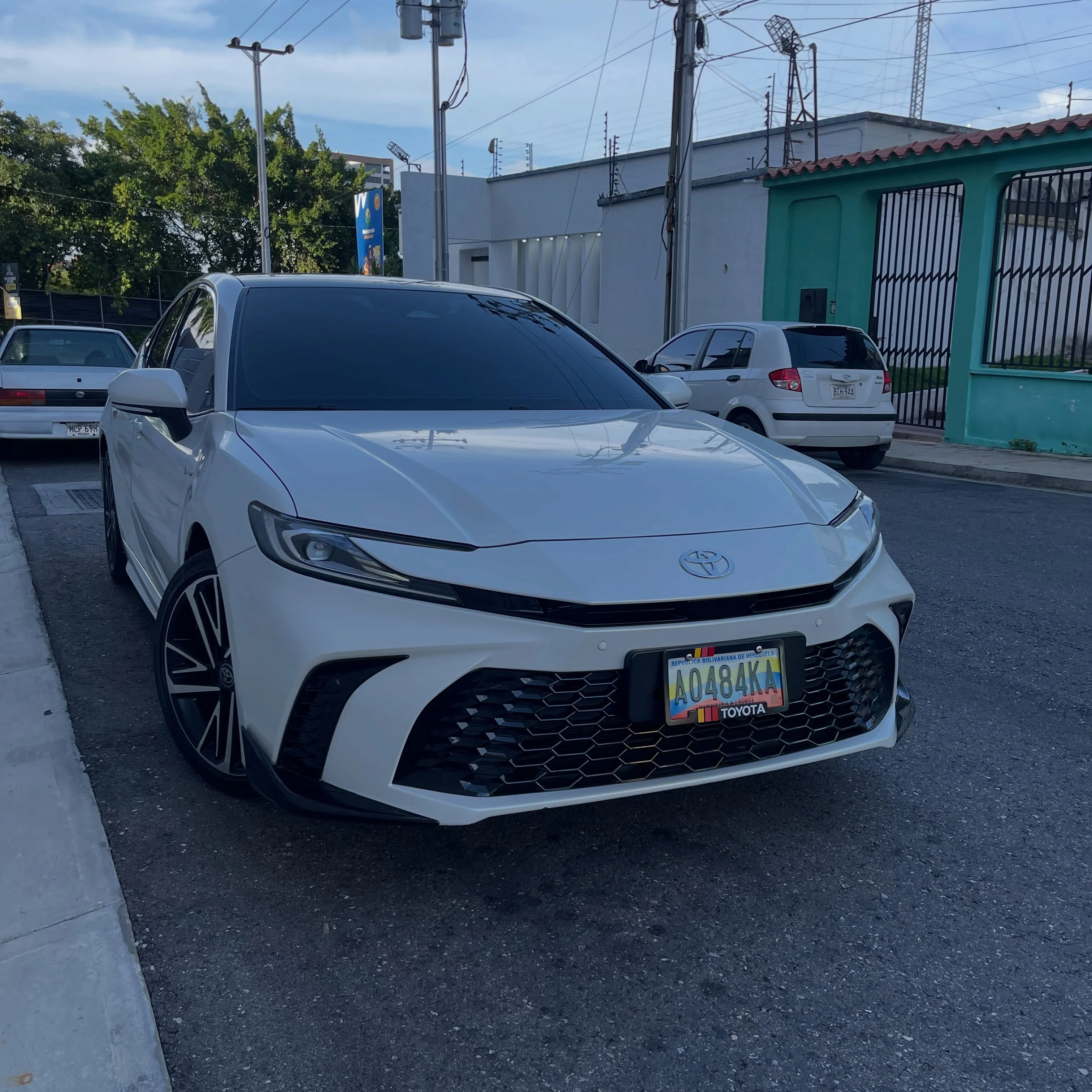 2025 Toyota Camry Hev — foto 3