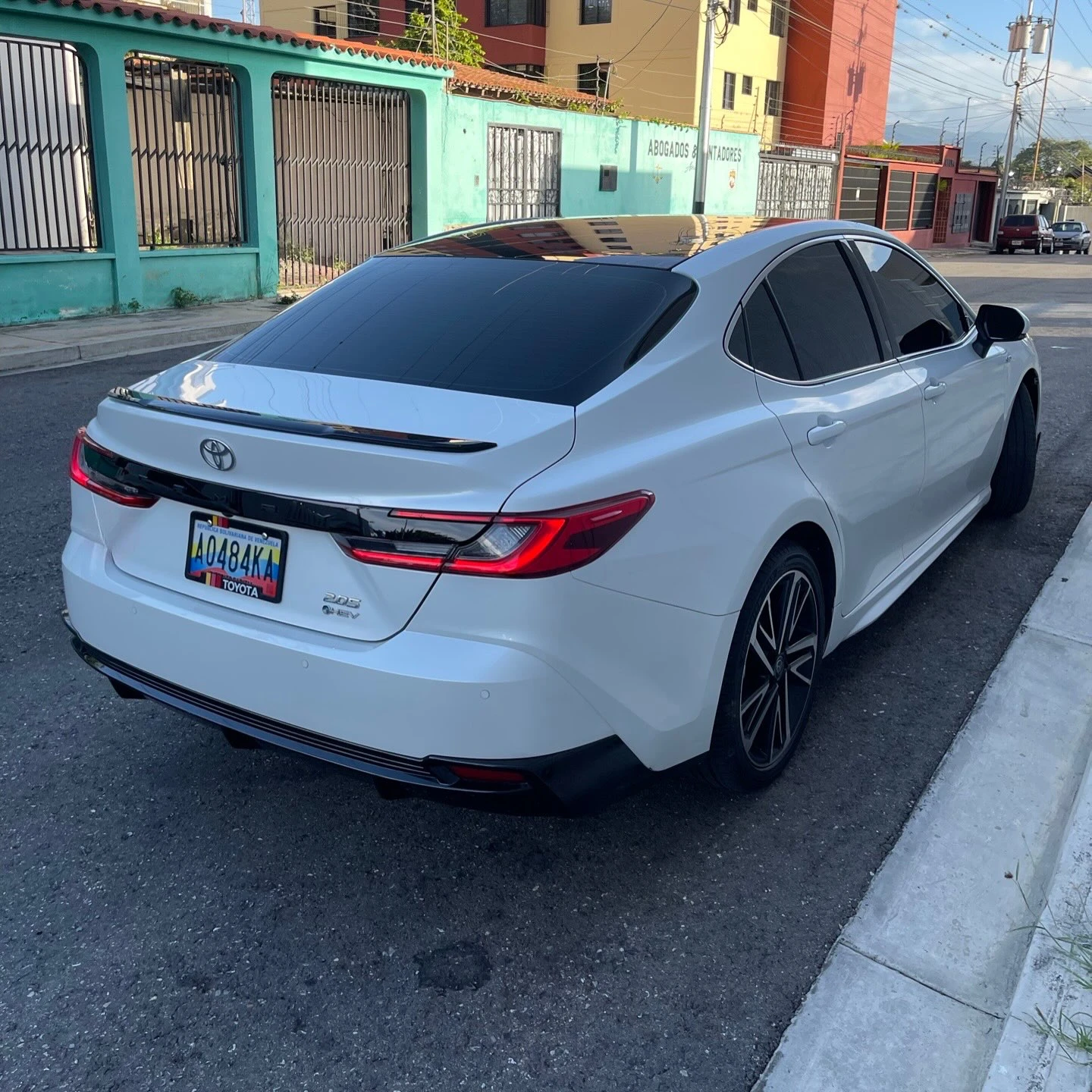 2025 Toyota Camry Hev — foto 4