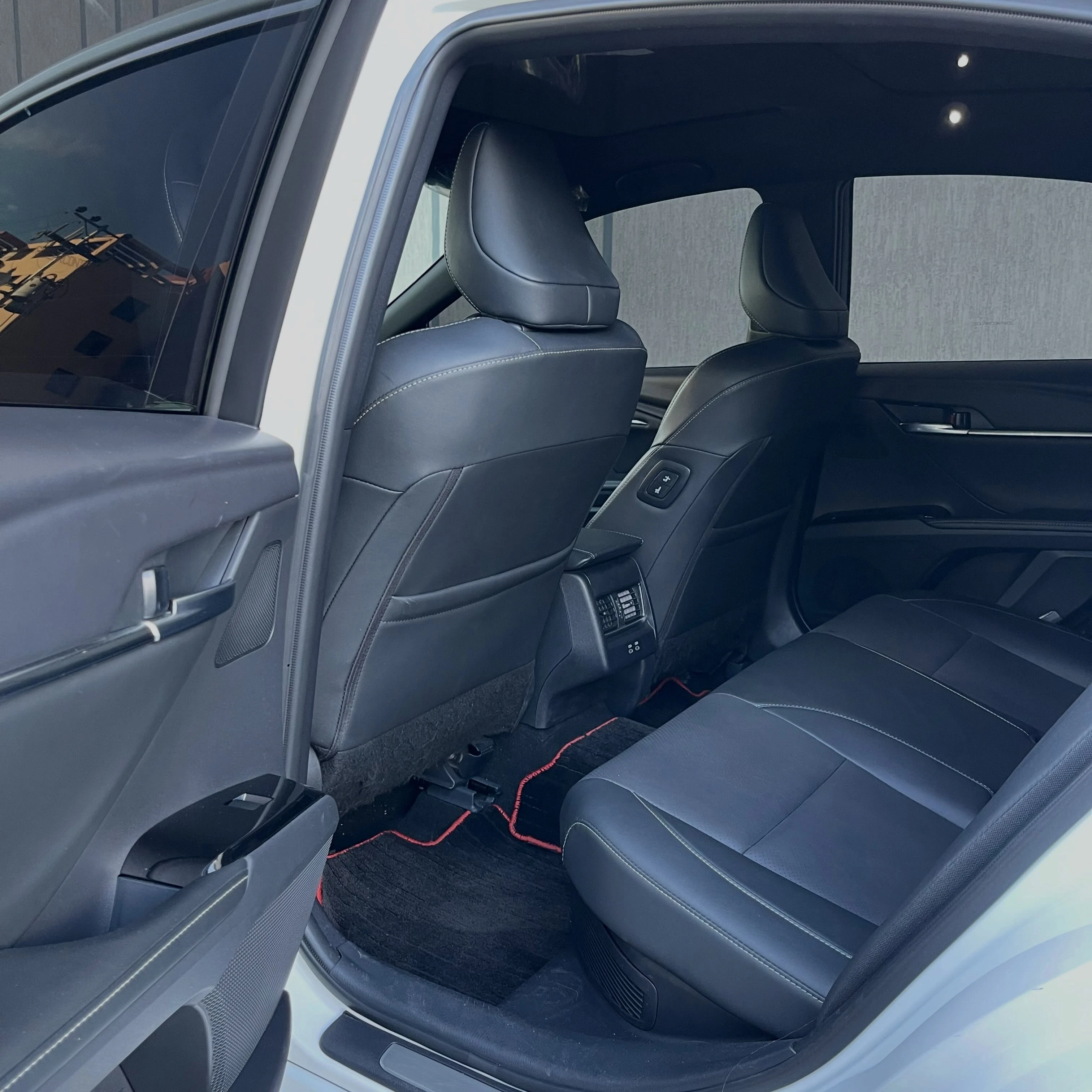 2025 Toyota Camry Hev — foto 6