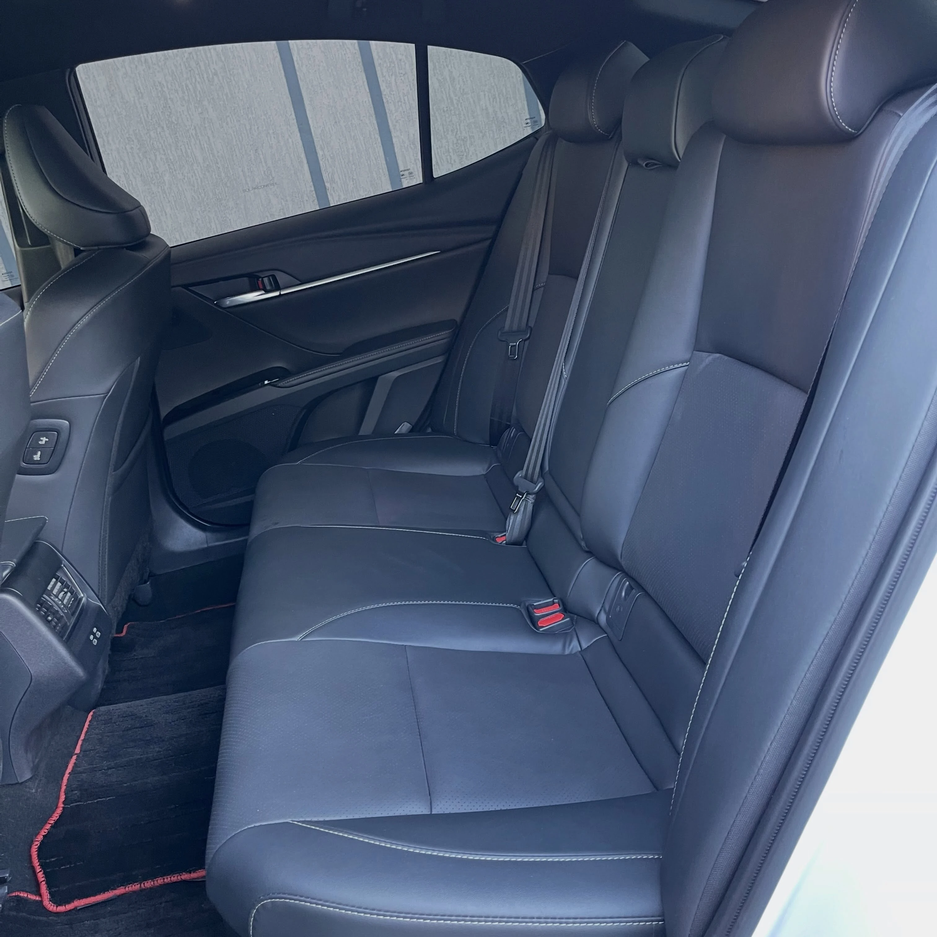 2025 Toyota Camry Hev — foto 7