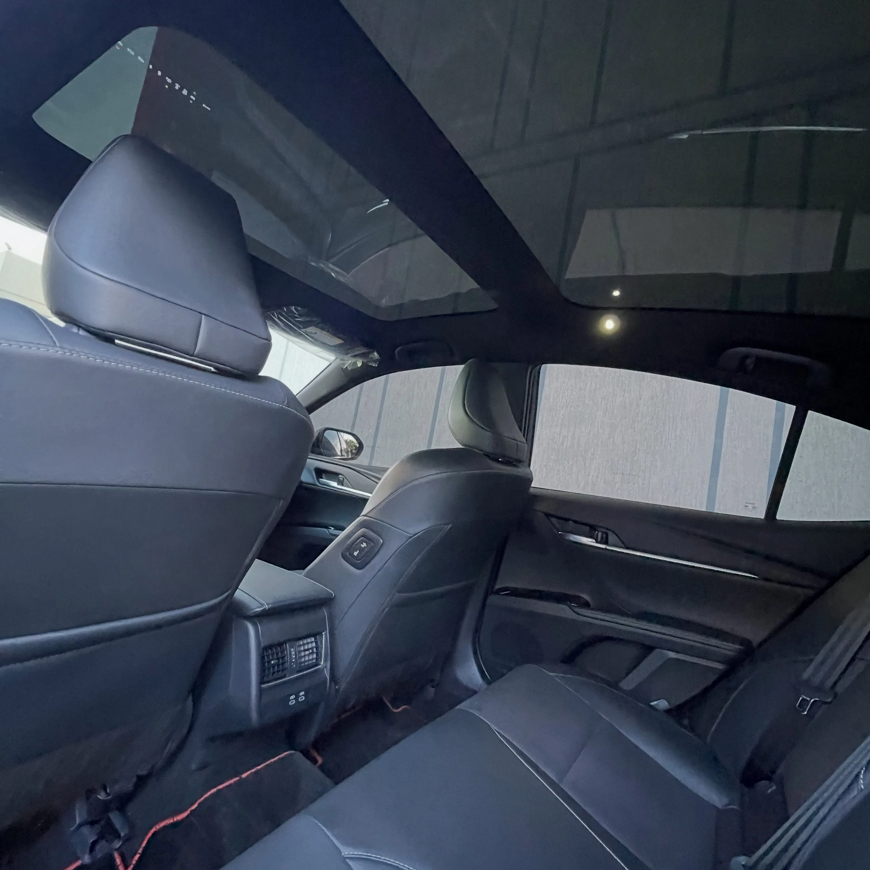 2025 Toyota Camry Hev — foto 8