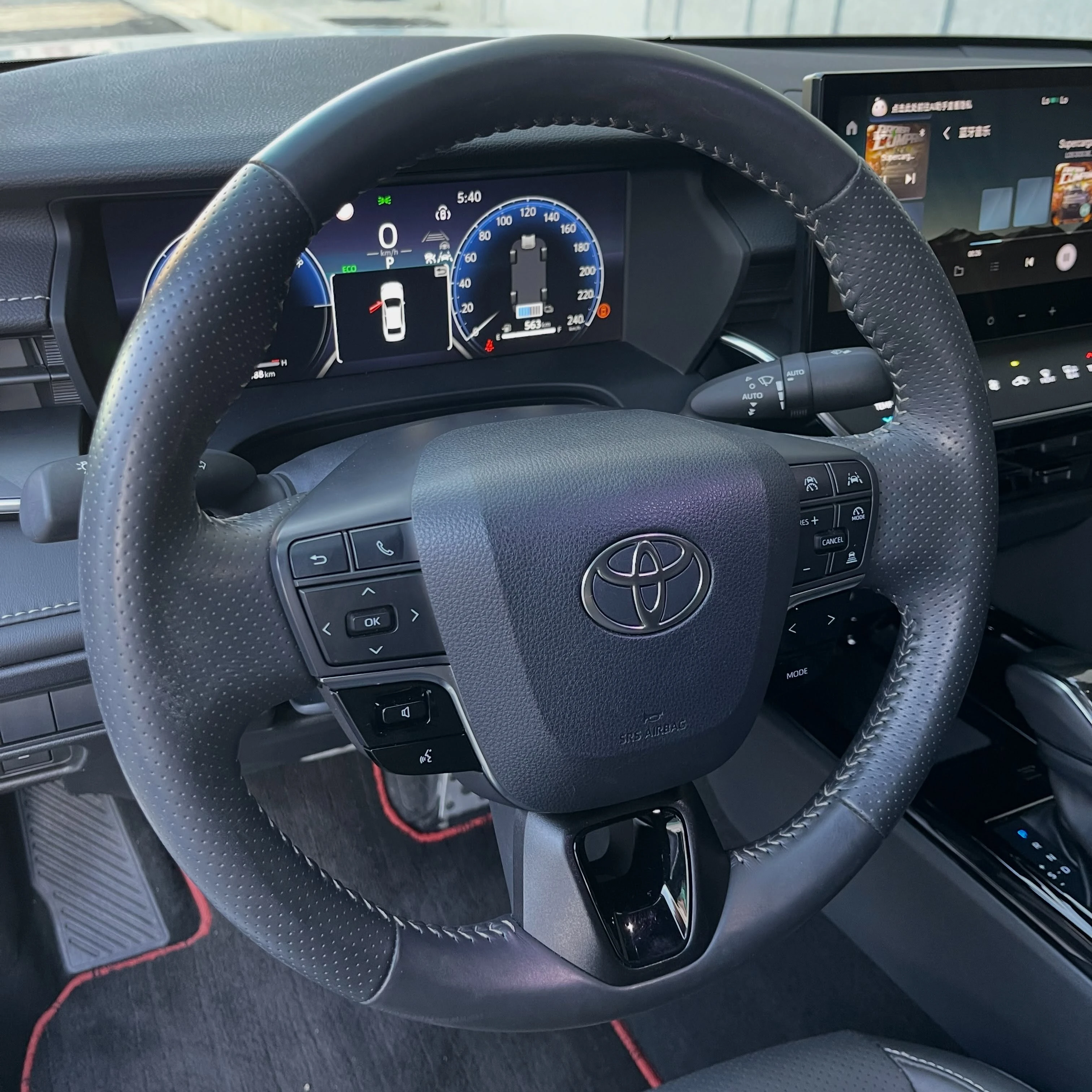2025 Toyota Camry Hev — foto 12