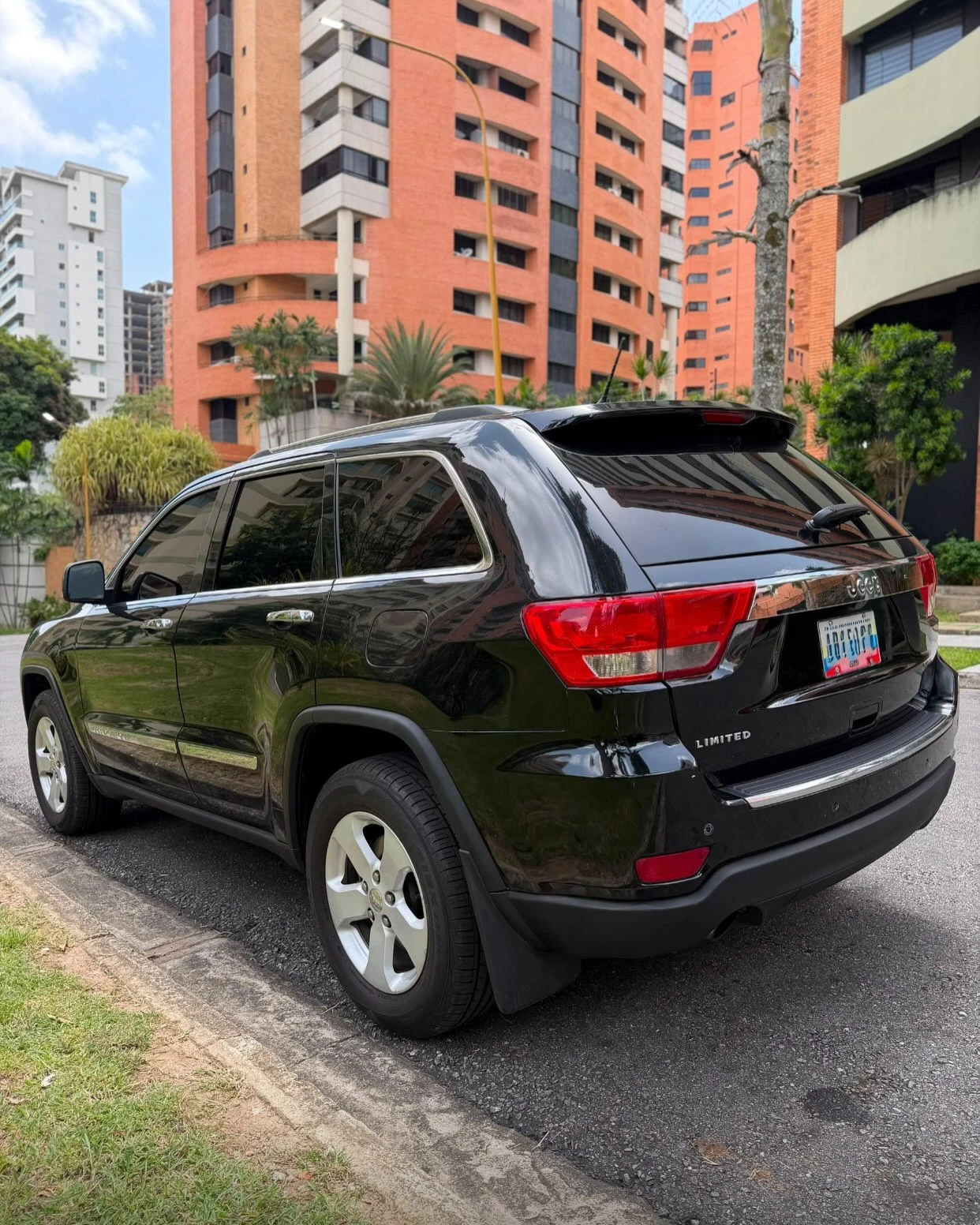 2012 Jeep Grand Cherokee Limited — foto 4