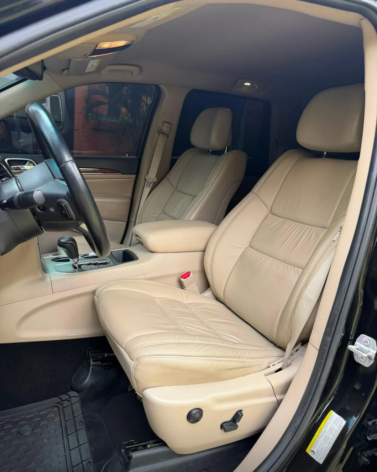 2012 Jeep Grand Cherokee Limited — foto 7