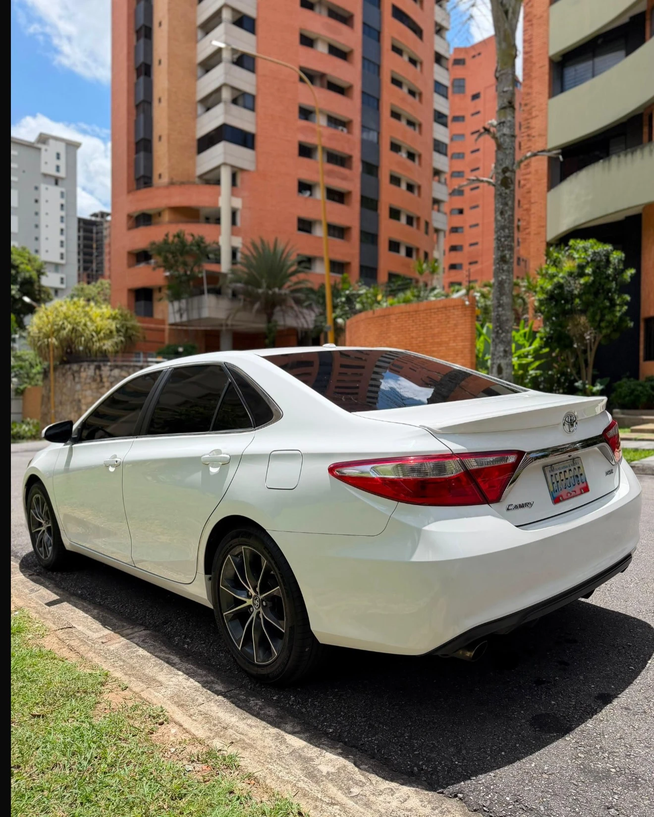 2015 Toyota Camry XSE — foto 3