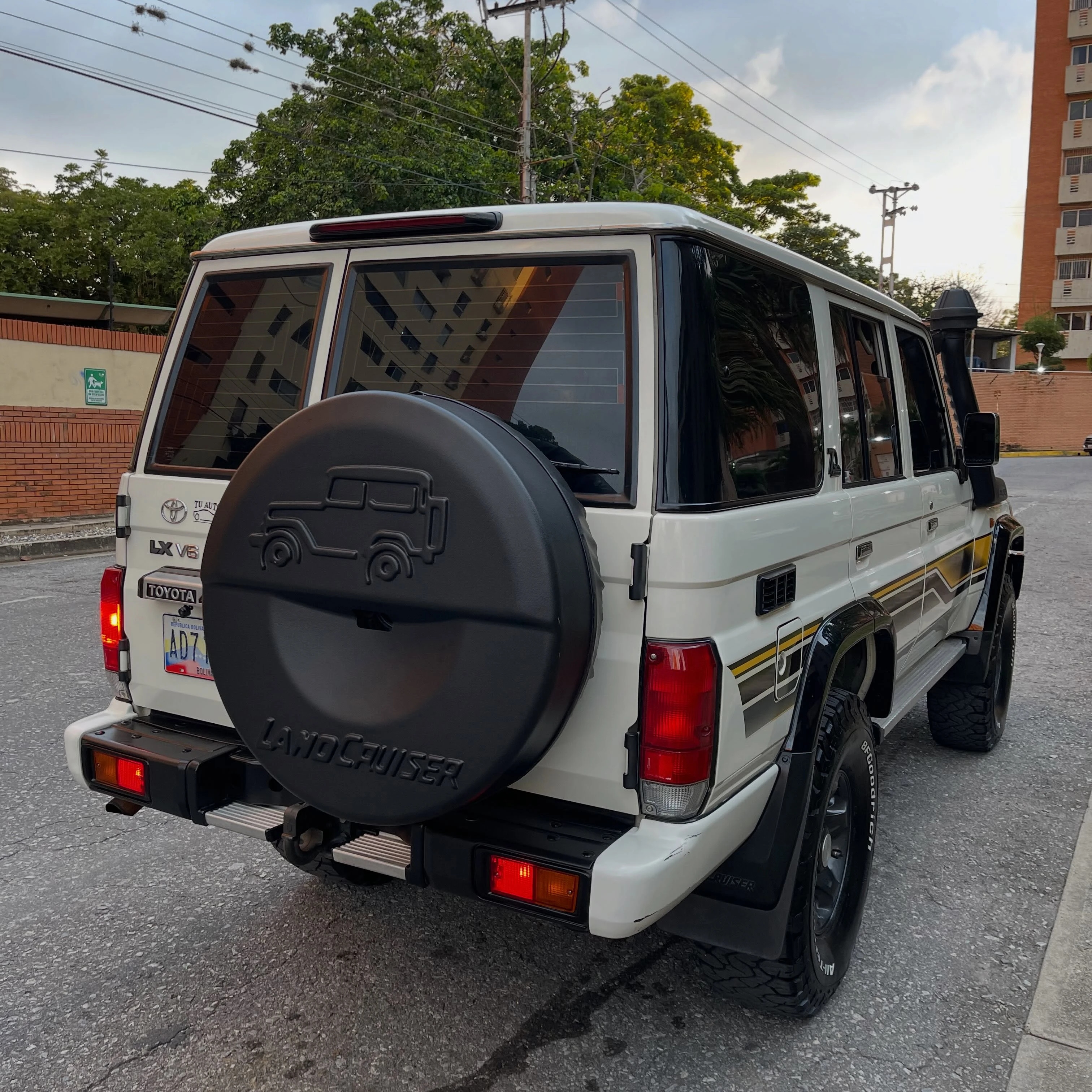 2023 Toyota Land Cruiser Machito Dubai — foto 4