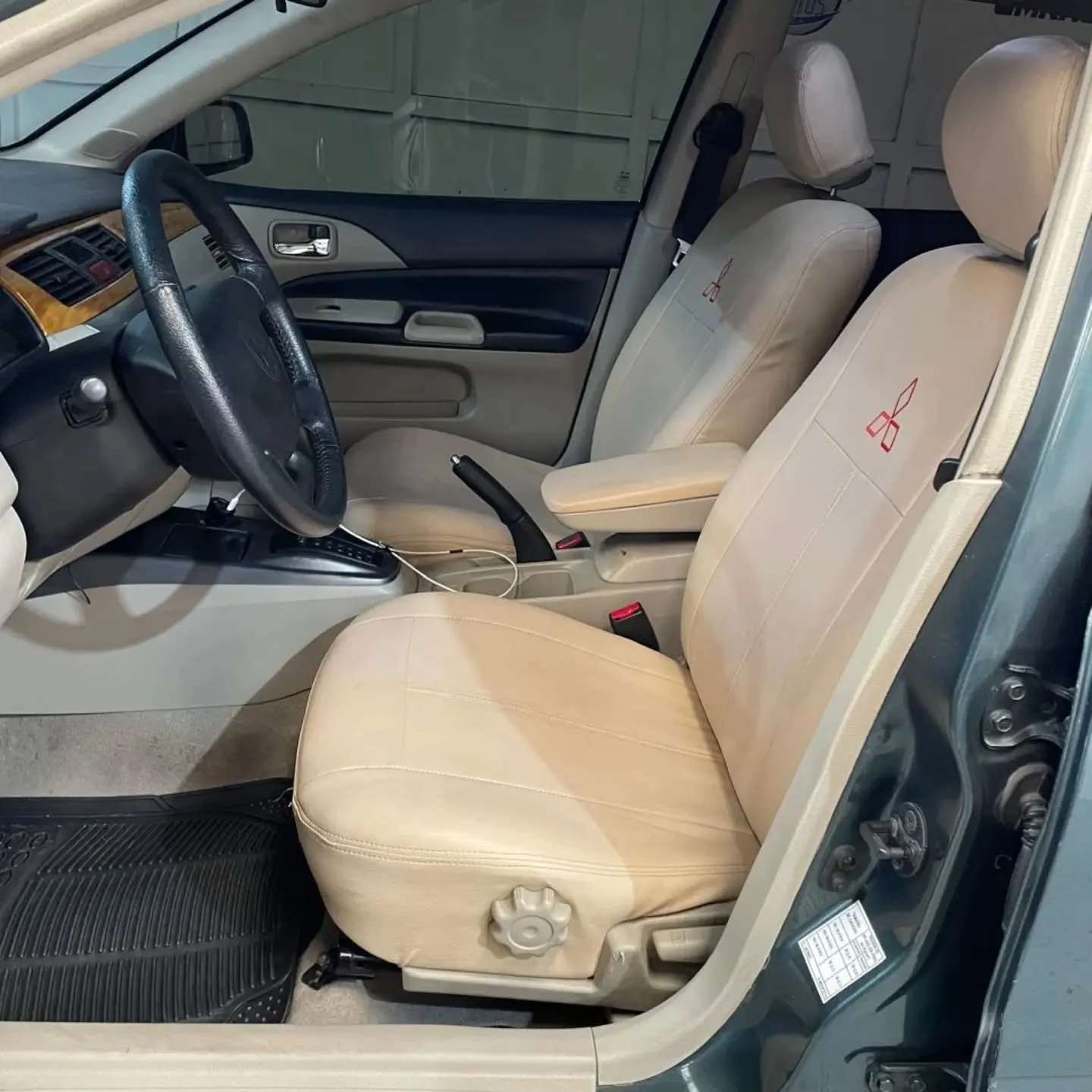 2011 Mitsubishi Lancer Touring — foto 5
