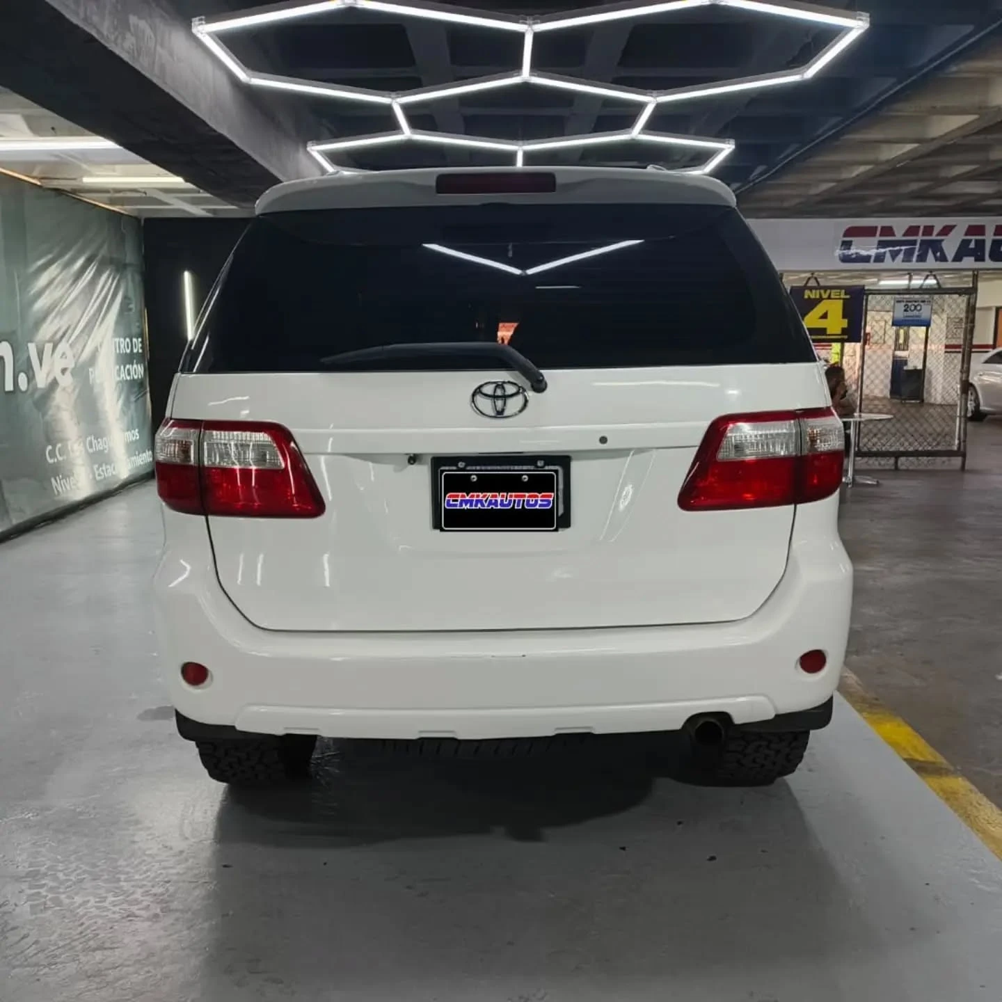 2011 Toyota Fortuner — foto 5