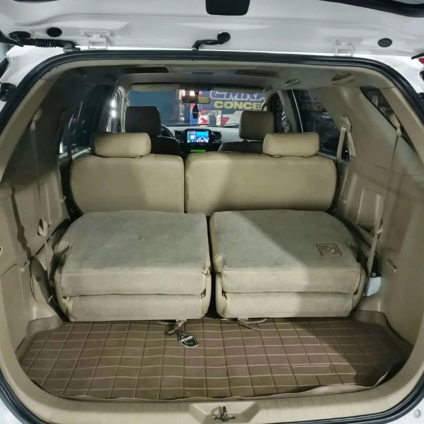 2011 Toyota Fortuner — foto 4