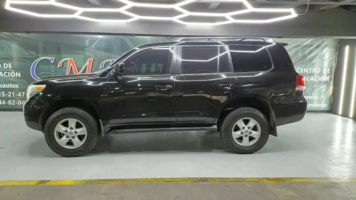 2010 Toyota Land Cruiser — foto 3