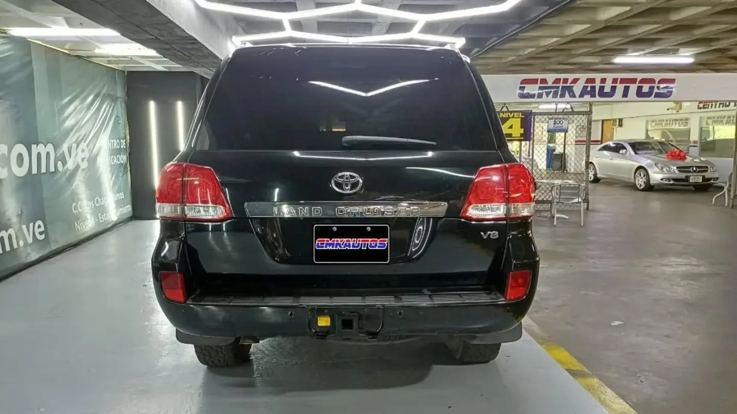 2010 Toyota Land Cruiser — foto 4