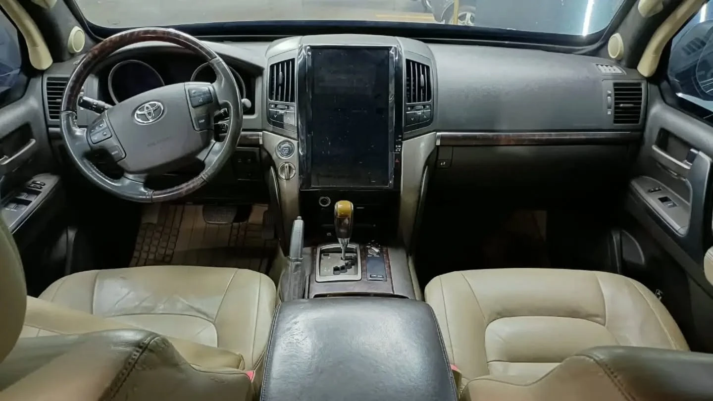 2010 Toyota Land Cruiser — foto 7