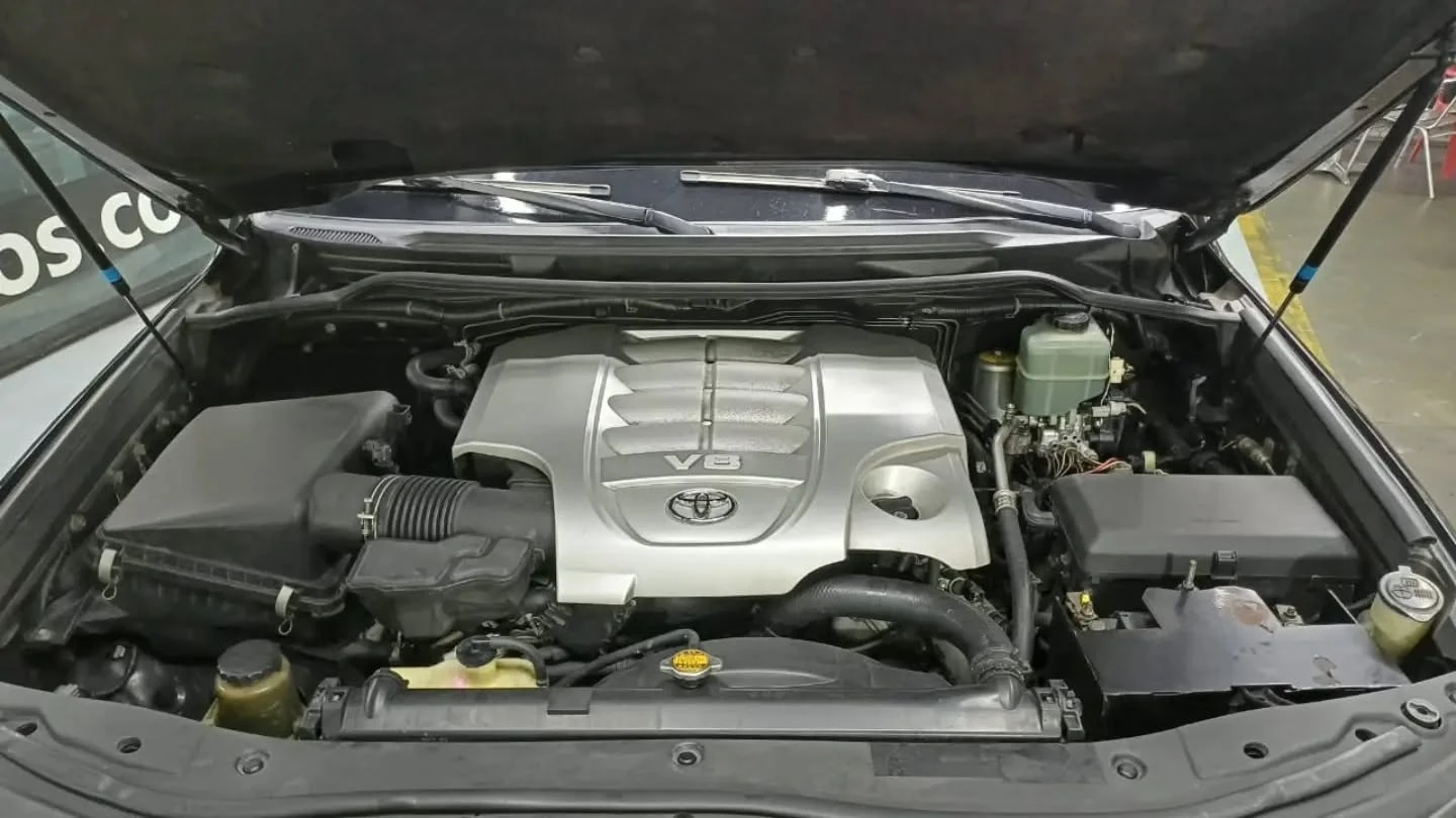 2010 Toyota Land Cruiser — foto 9