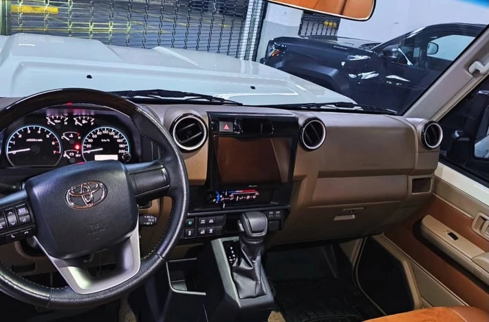 2024 Toyota Land Cruiser Dubái | Transmisión — foto 3
