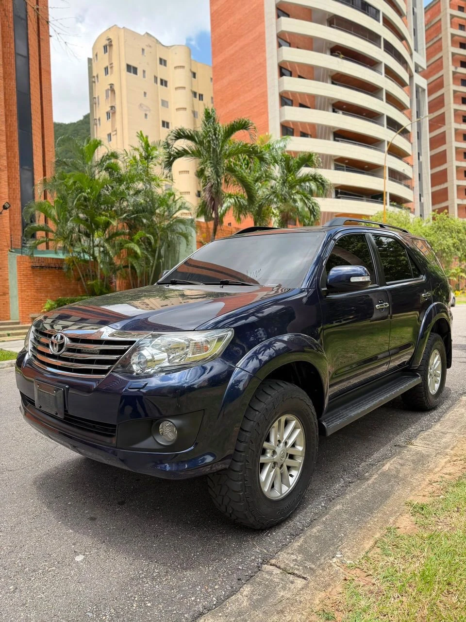 2013 Toyota Fortuner — foto 3