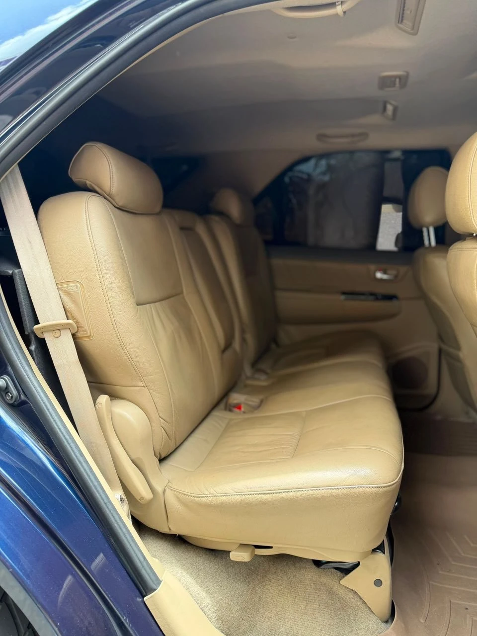 2013 Toyota Fortuner — foto 4