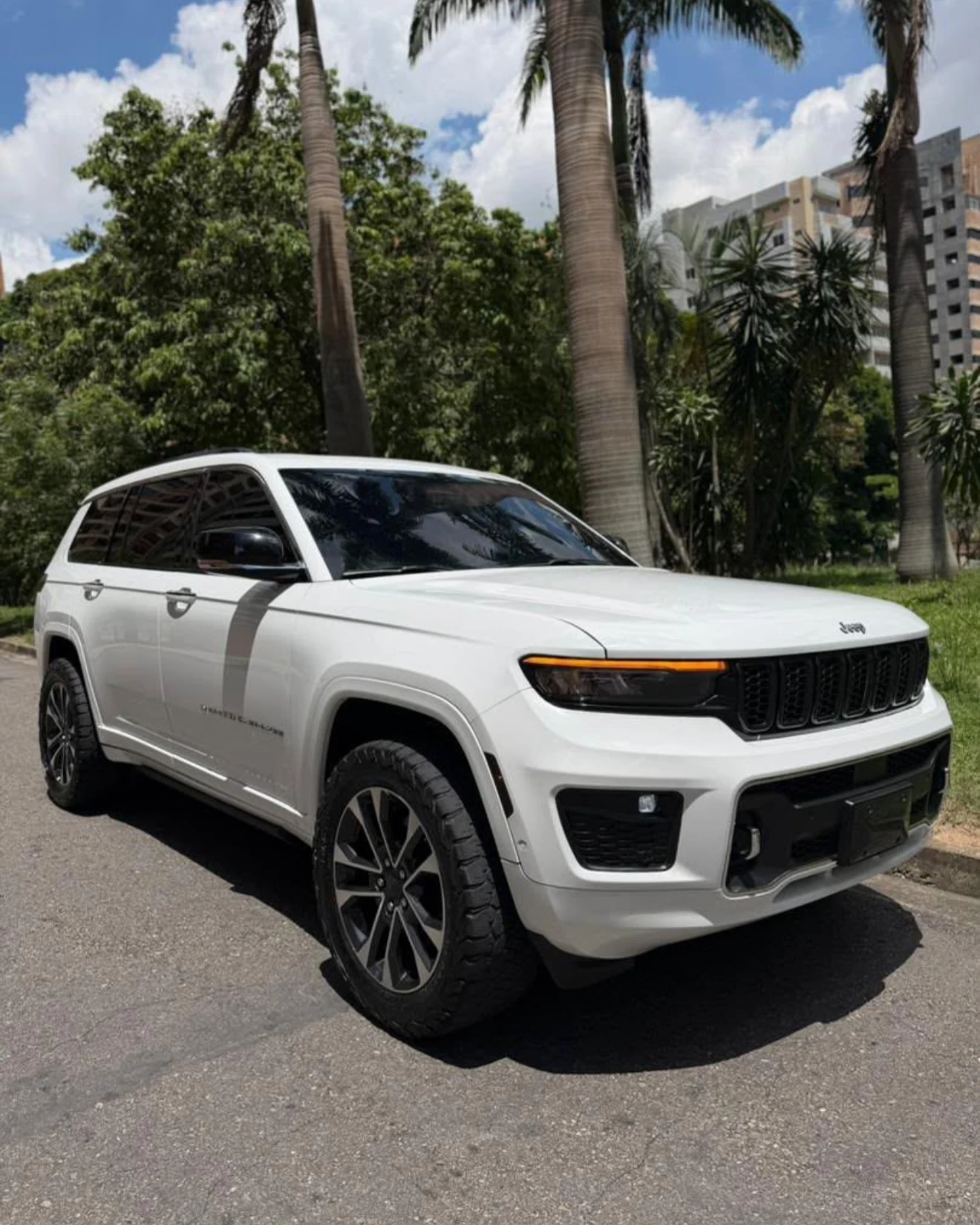 2022 Jeep Grand Cherokee Overland — foto 2