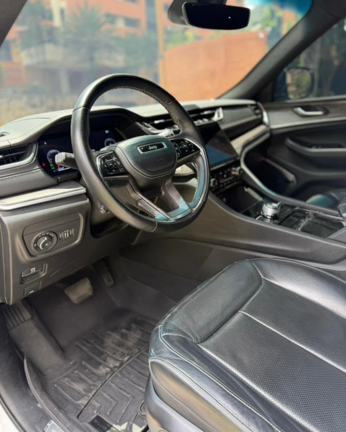 2022 Jeep Grand Cherokee Overland — foto 5