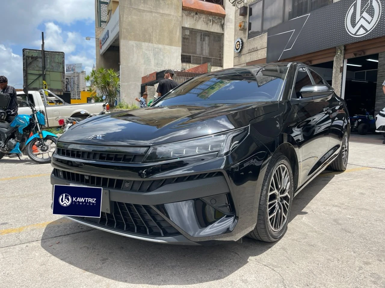 2025 JAC J7