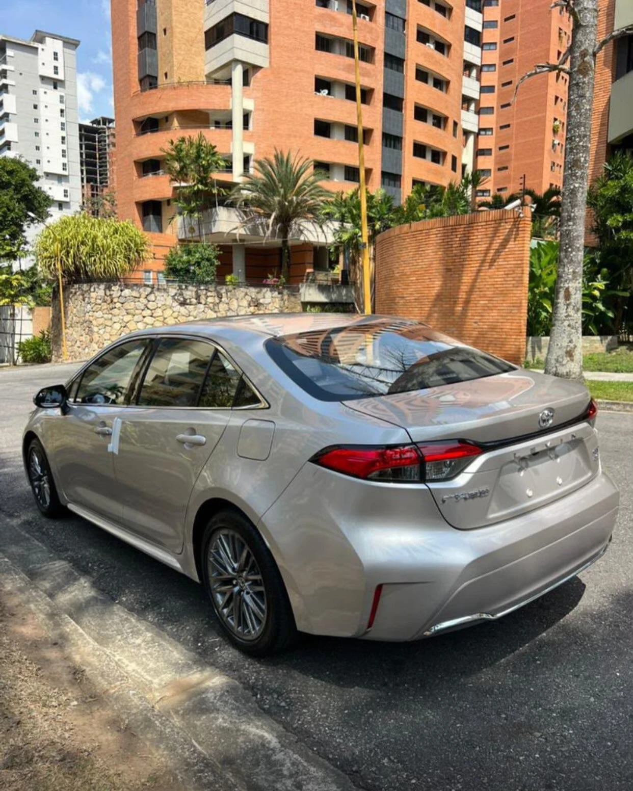 2025 Toyota Corolla GT LEVIN 2.0L — foto 3