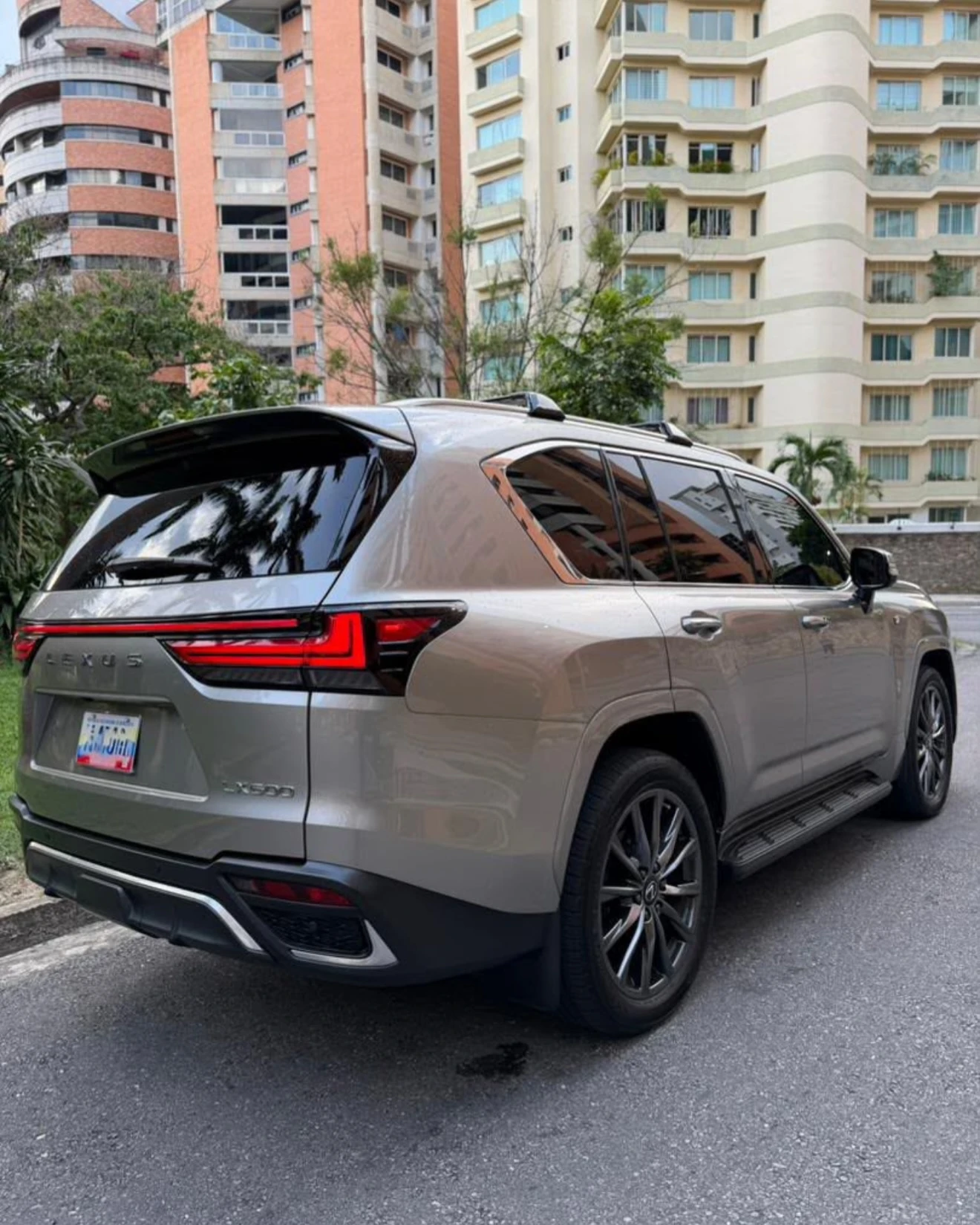2023 Lexus LX 600 — foto 4