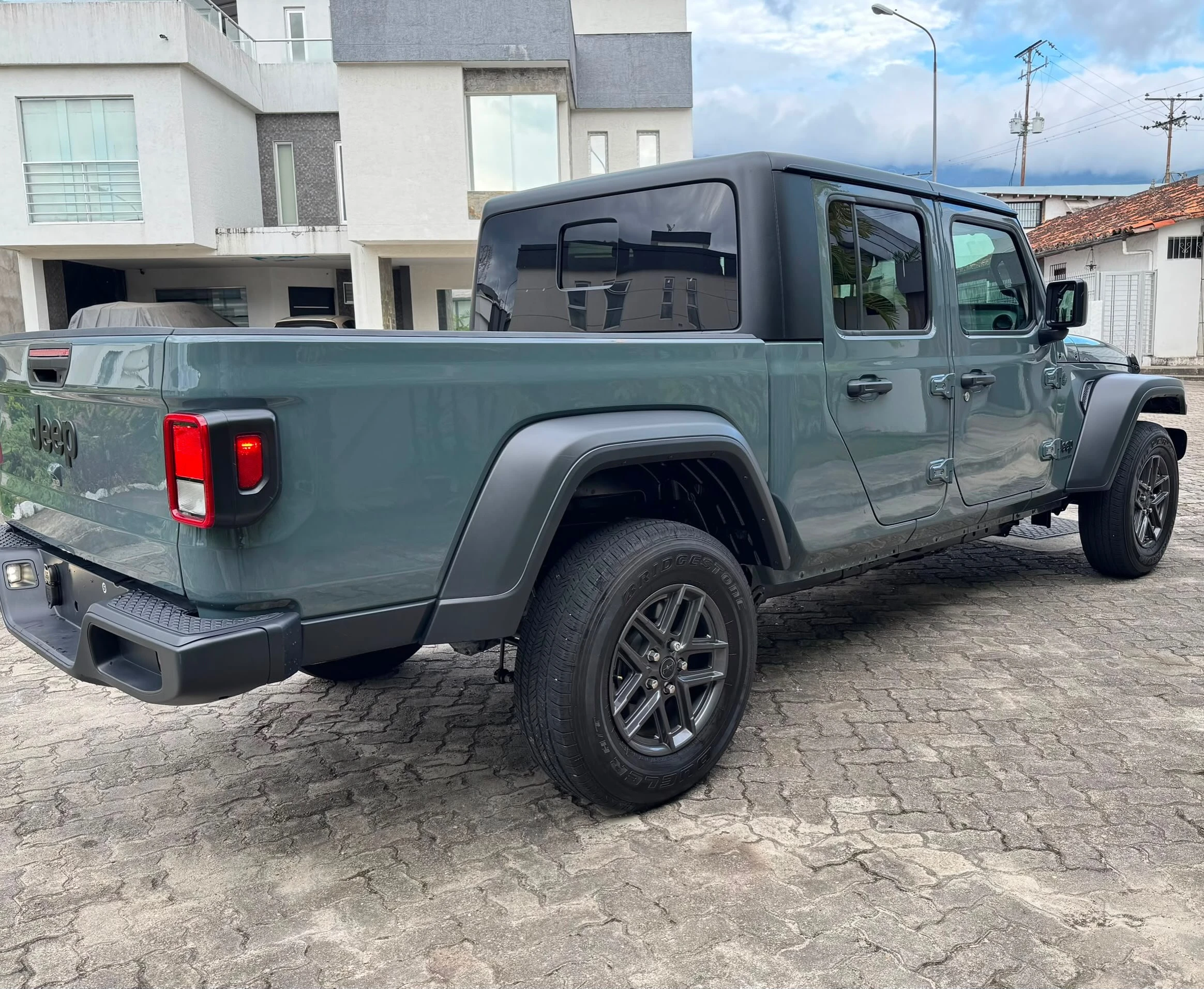 2025 Jeep Gladiator Full — foto 2