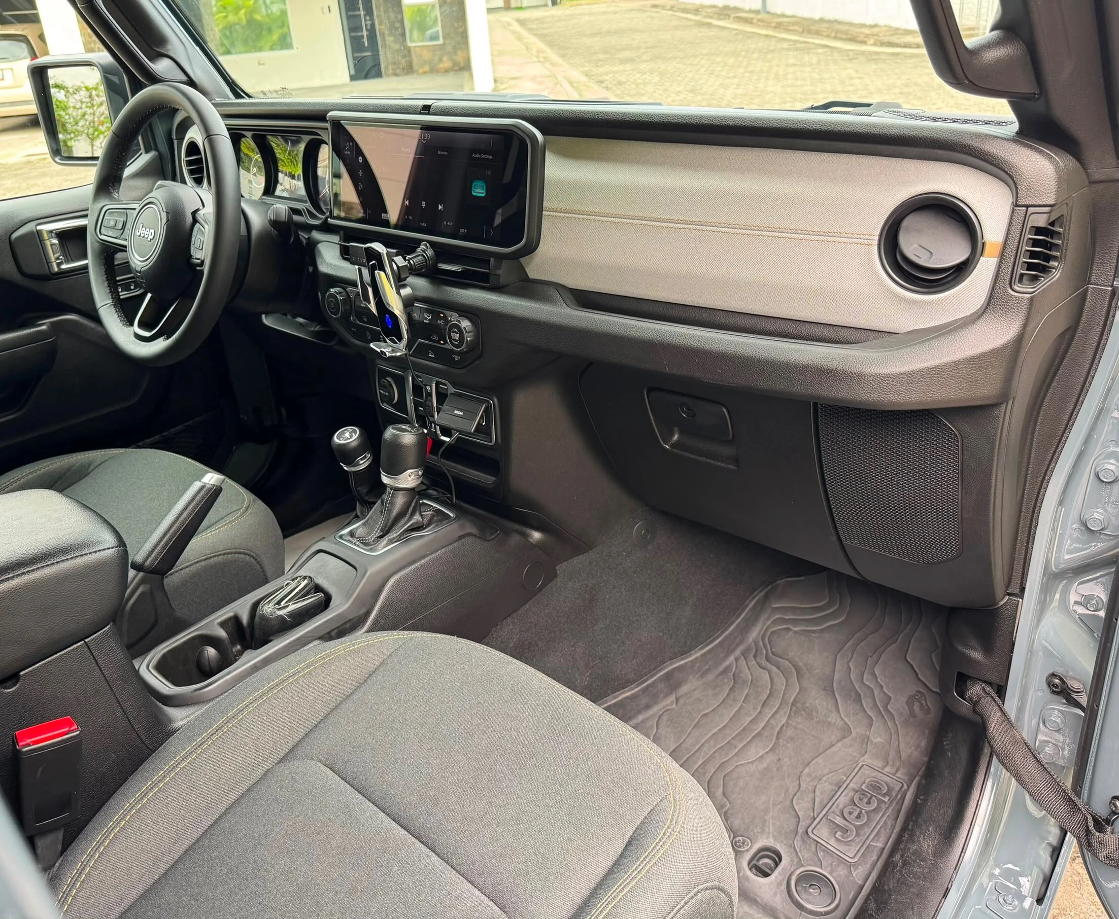 2025 Jeep Gladiator Full — foto 7