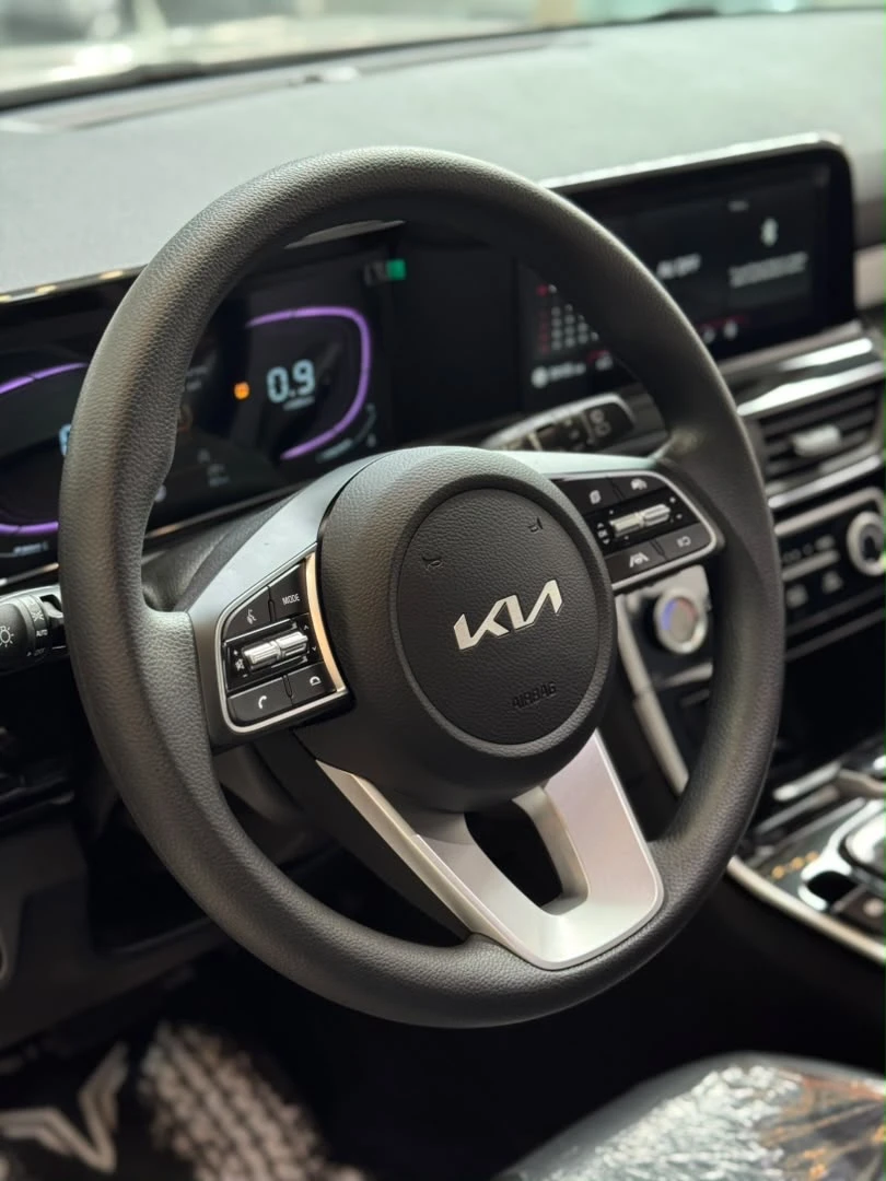 2026 Kia Seltos LUXURY — foto 8
