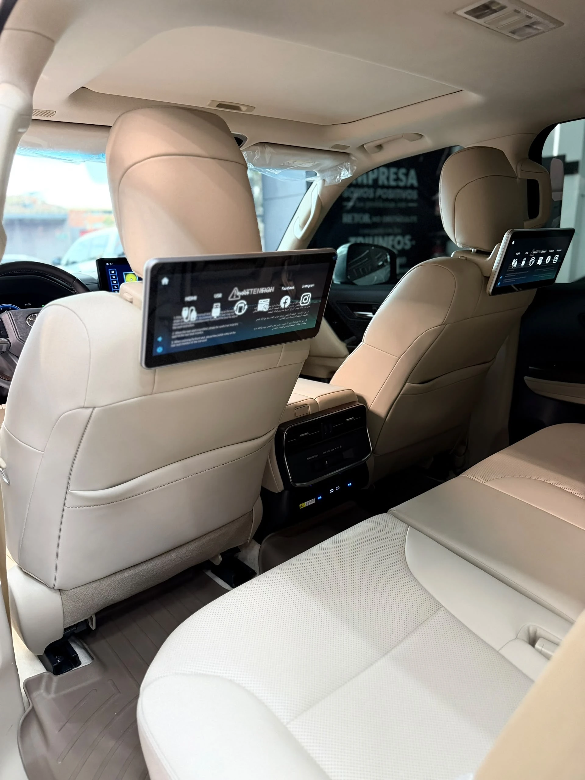 2025 Toyota Land Cruiser — foto 16