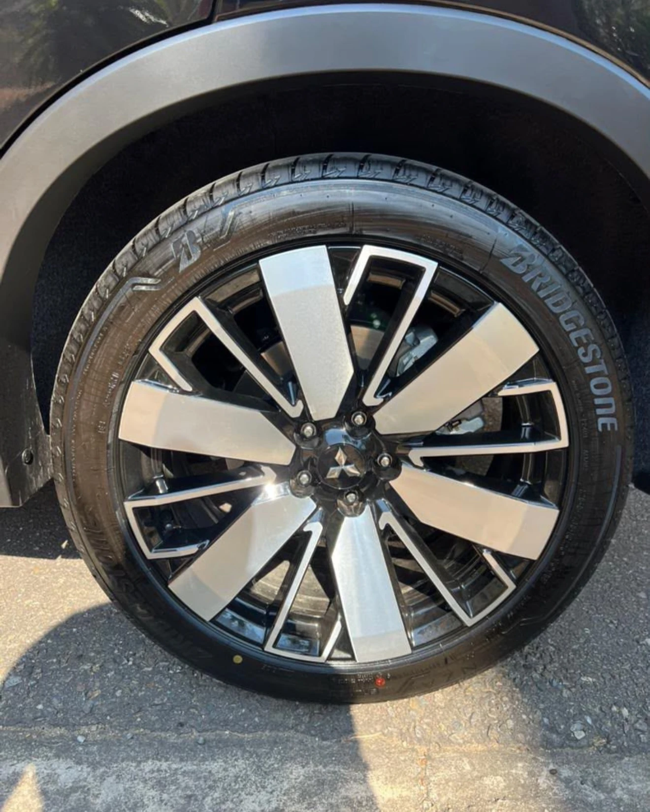 2026 Mitsubishi Outlander Launch edition — foto 11