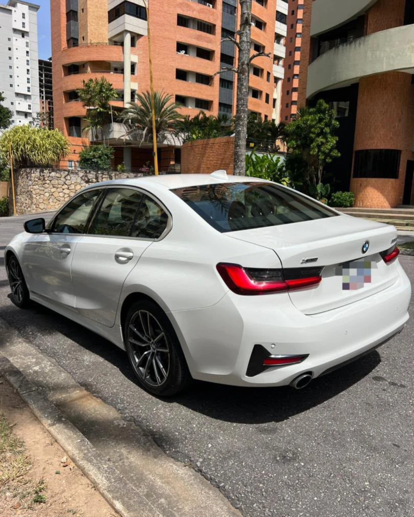2021 BMW 330i XDRIVE — foto 3