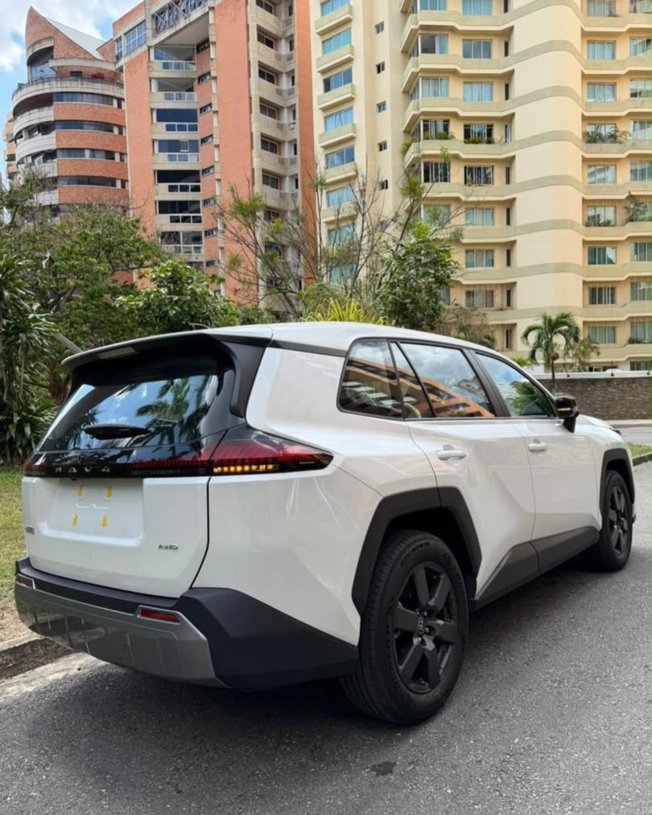 2026 Toyota RAV4 — foto 3