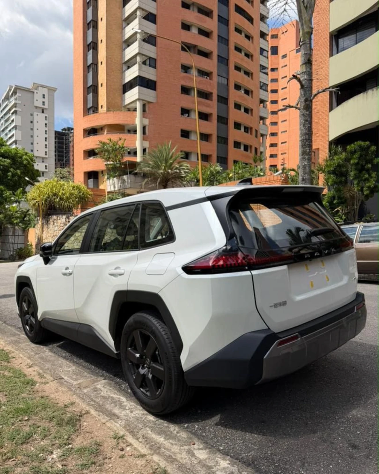 2026 Toyota RAV4 — foto 4