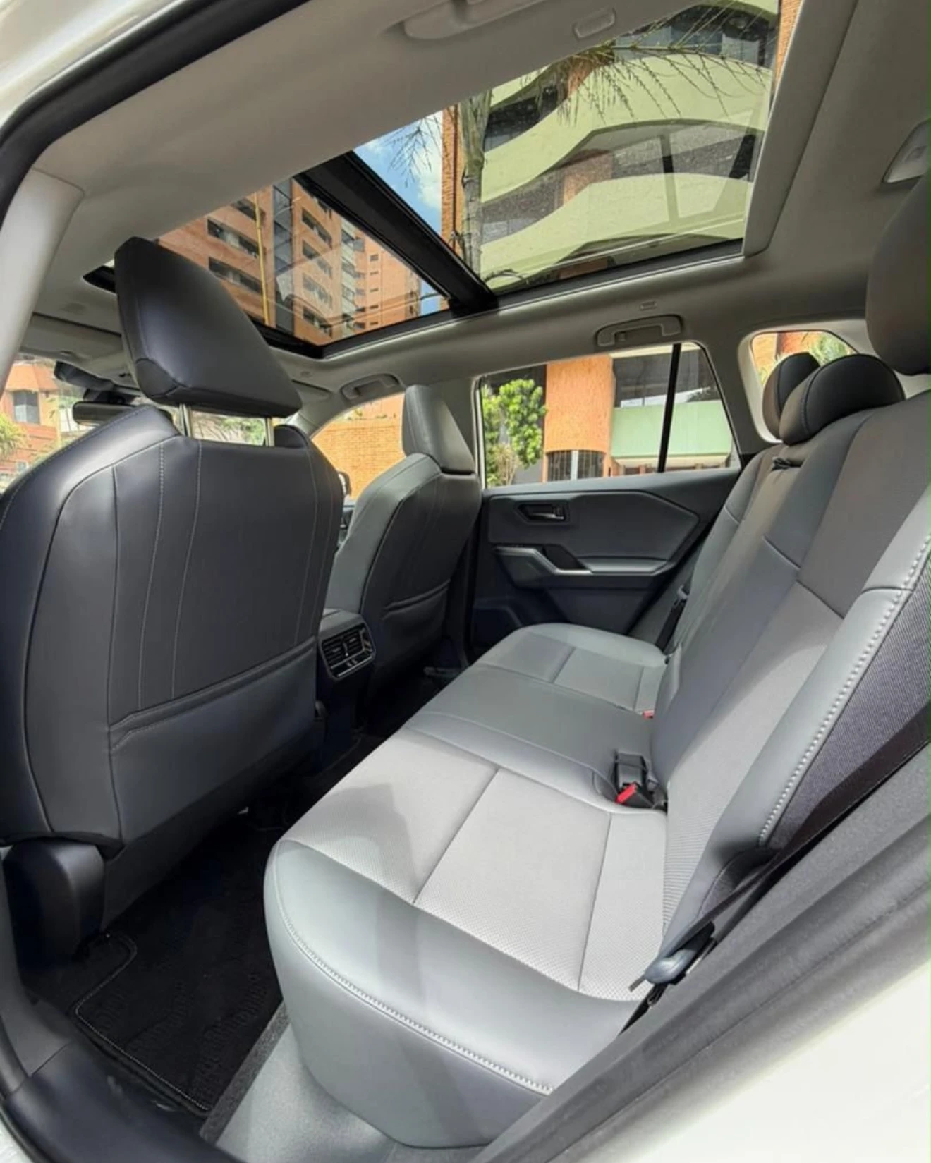 2026 Toyota RAV4 — foto 7