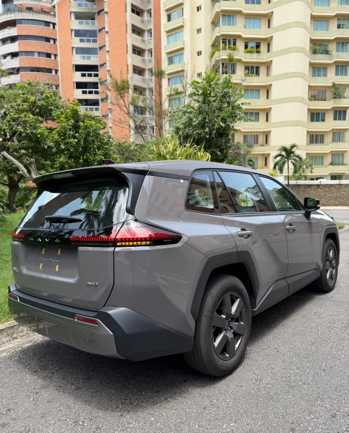2026 Toyota RAV4 — foto 3