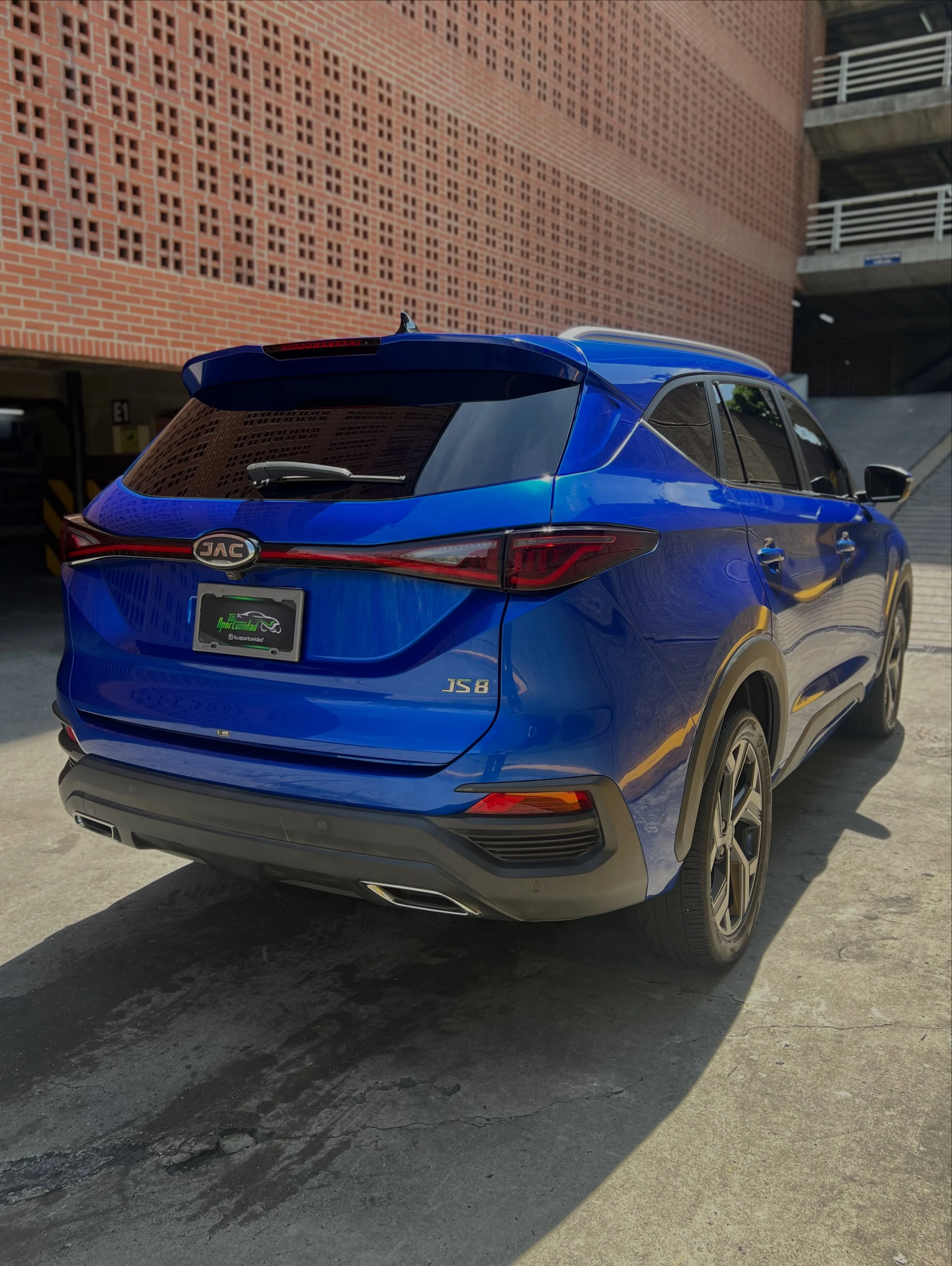 2024 JAC JS8 — foto 3