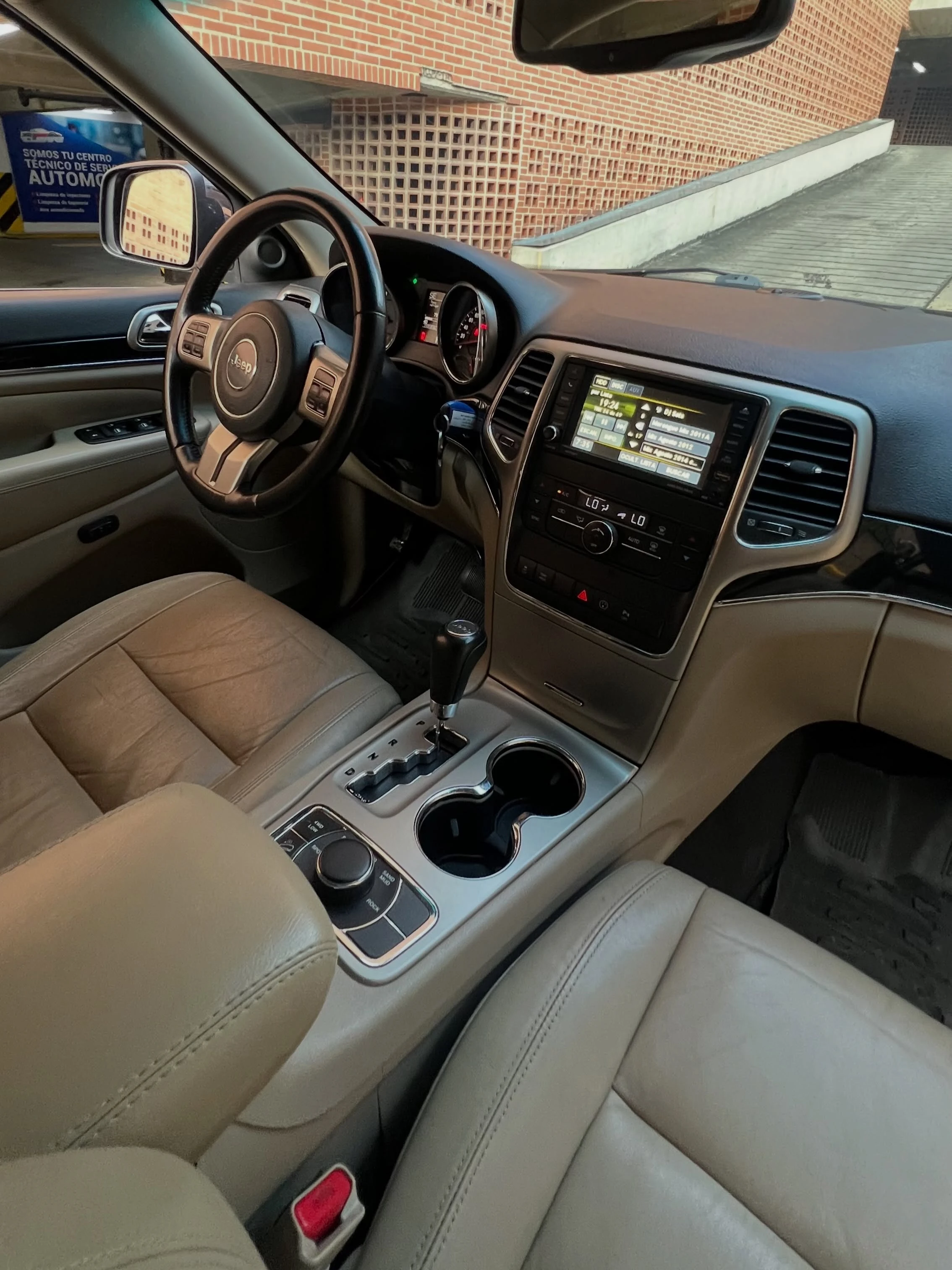 2013 Jeep Grand Cherokee 4G — foto 10