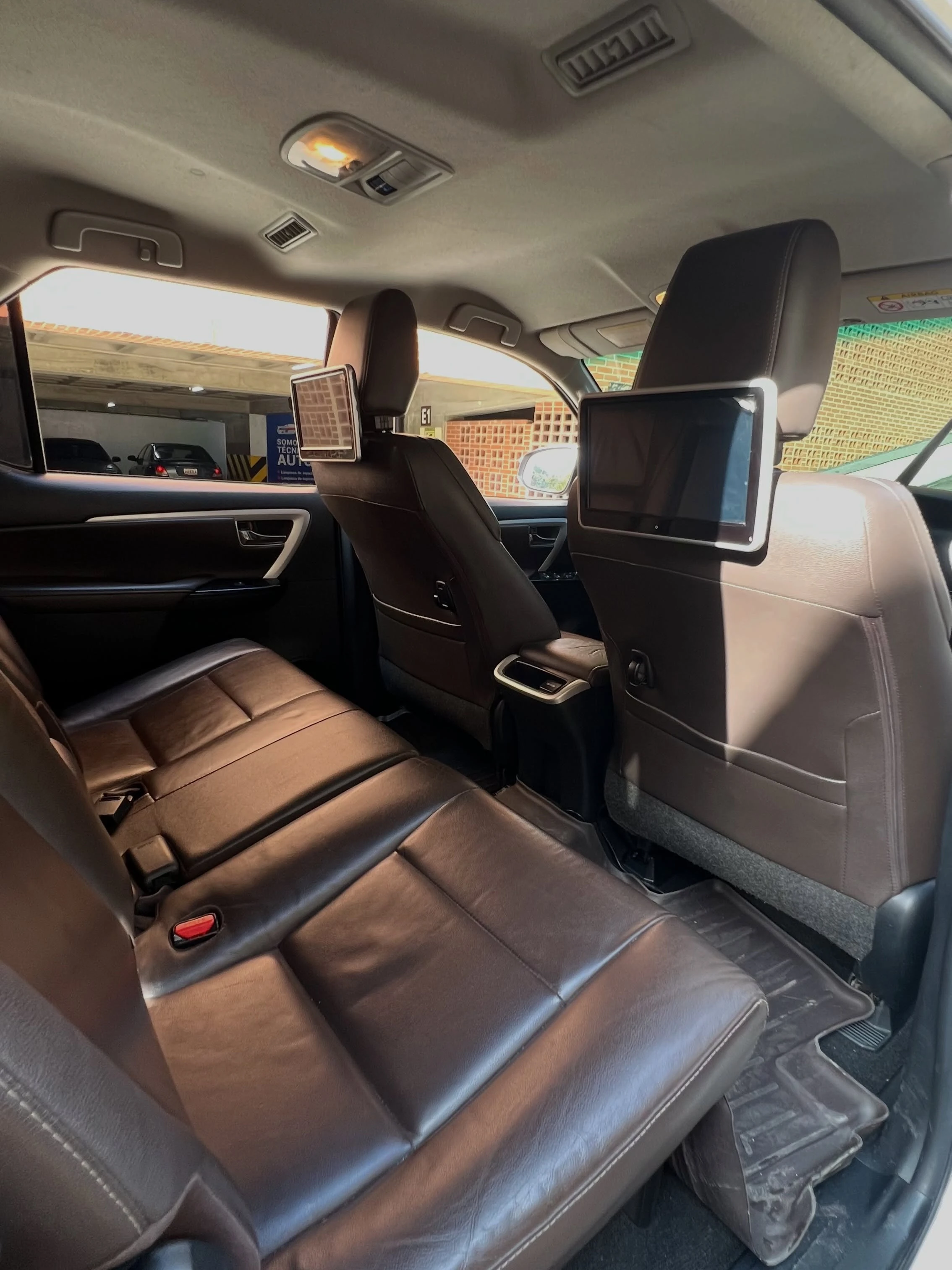 2017 Toyota Fortuner VX.R+ — foto 9