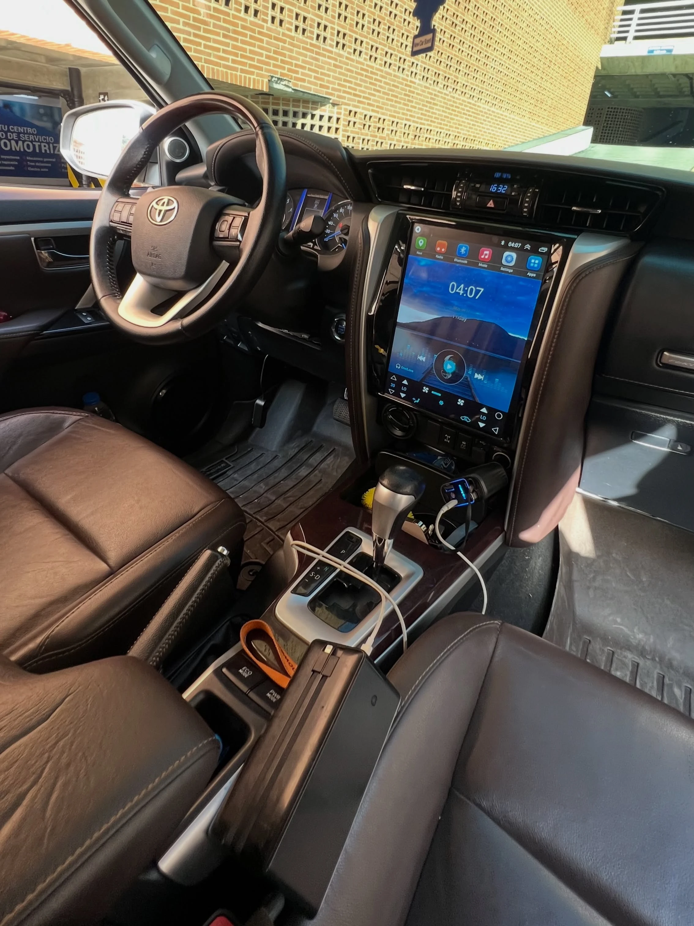 2017 Toyota Fortuner VX.R+ — foto 11