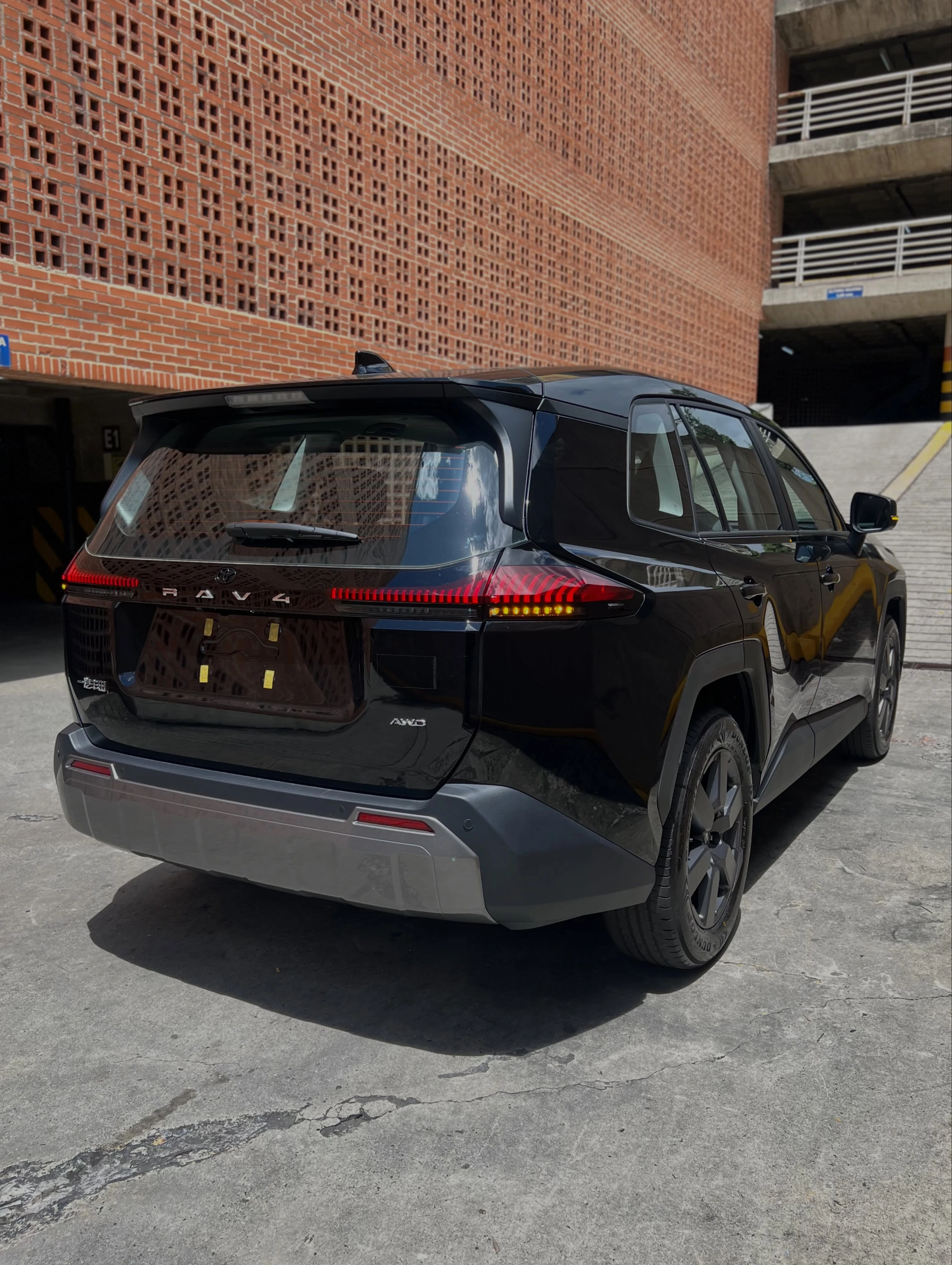 2026 Toyota RAV4 — foto 3