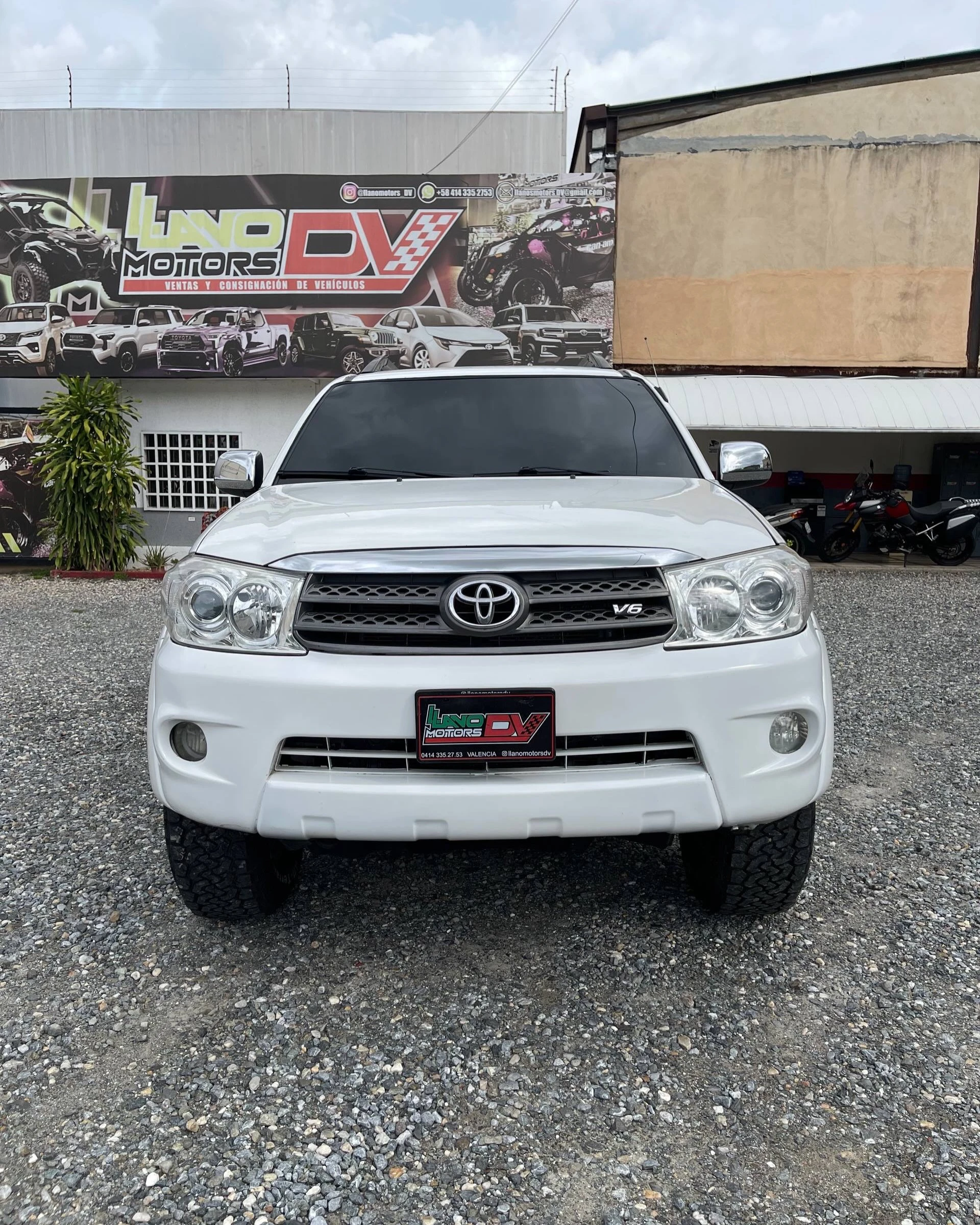 2011 Toyota Fortuner FORTUNER — foto 2