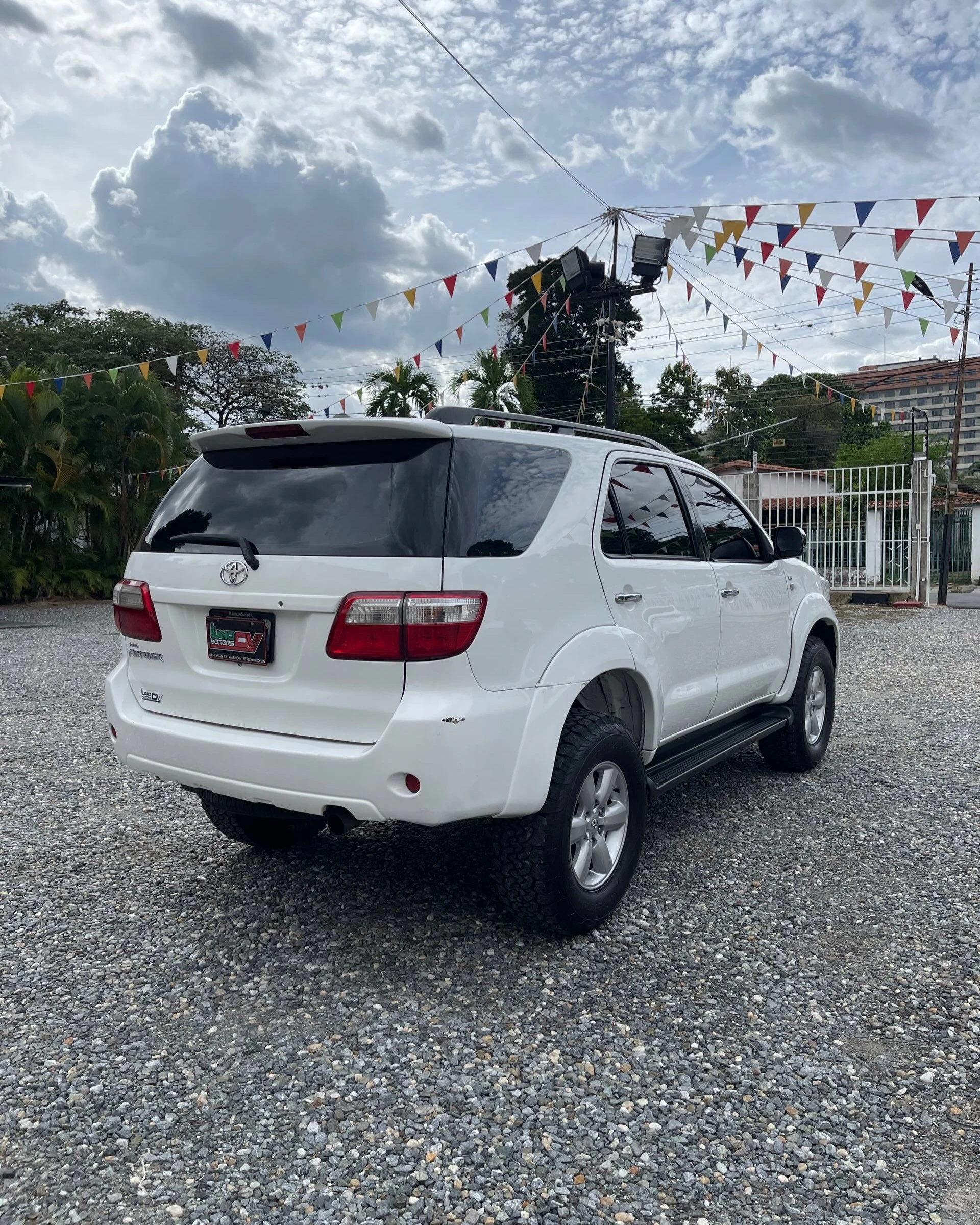 2011 Toyota Fortuner FORTUNER — foto 4