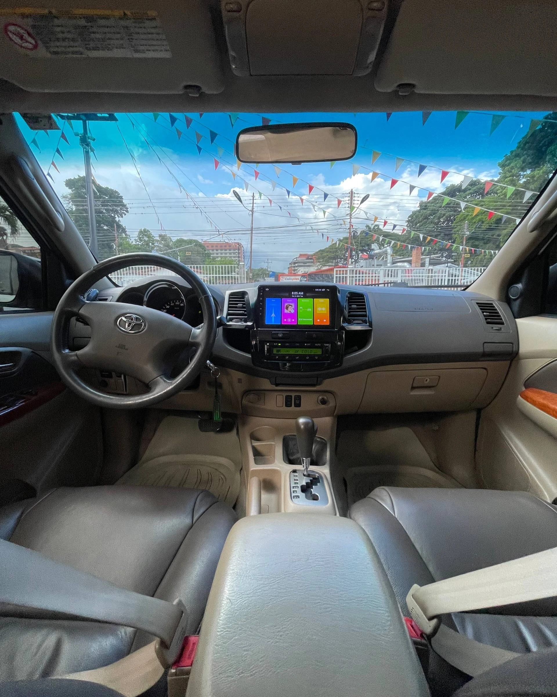 2011 Toyota Fortuner FORTUNER — foto 8
