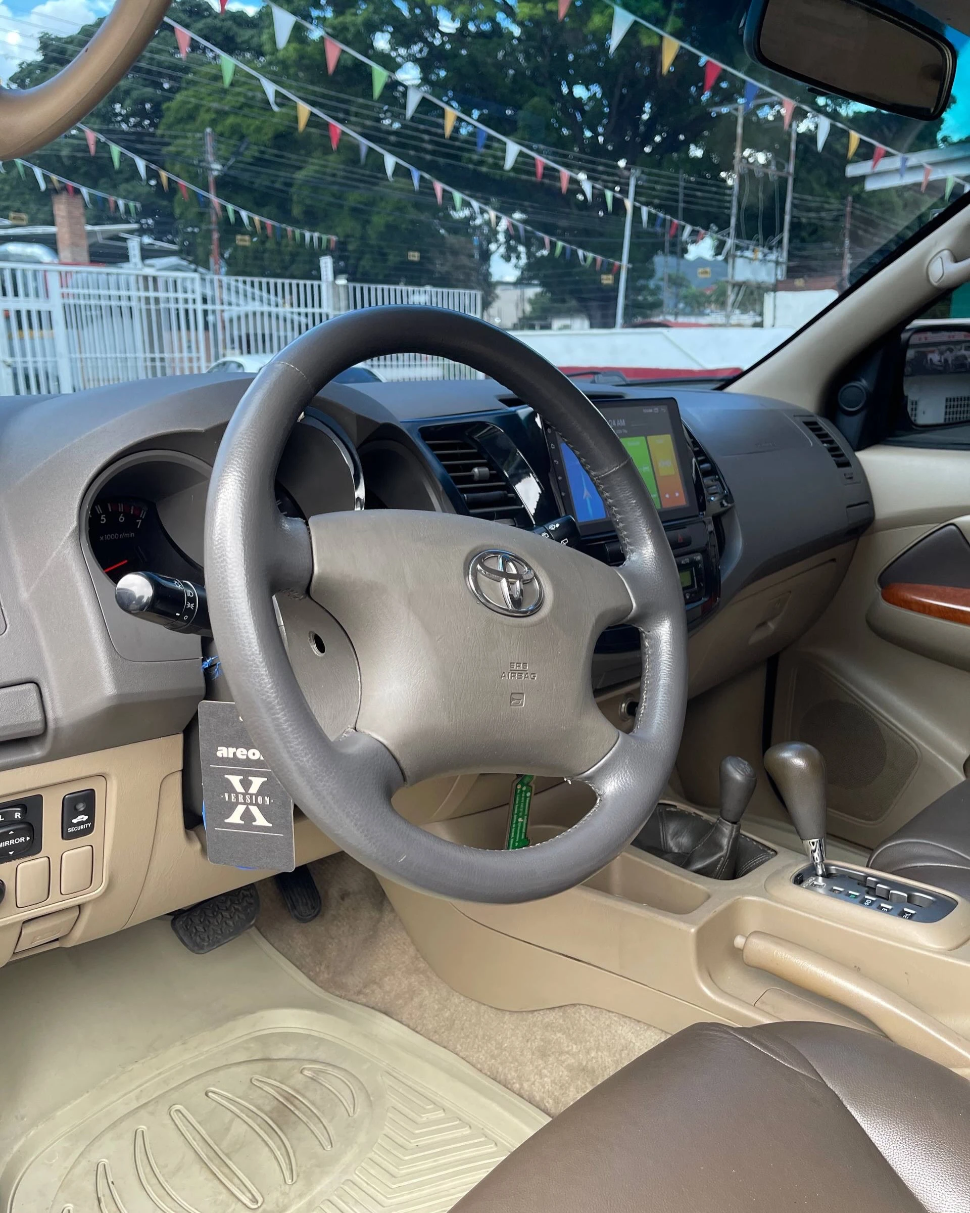 2011 Toyota Fortuner FORTUNER — foto 10